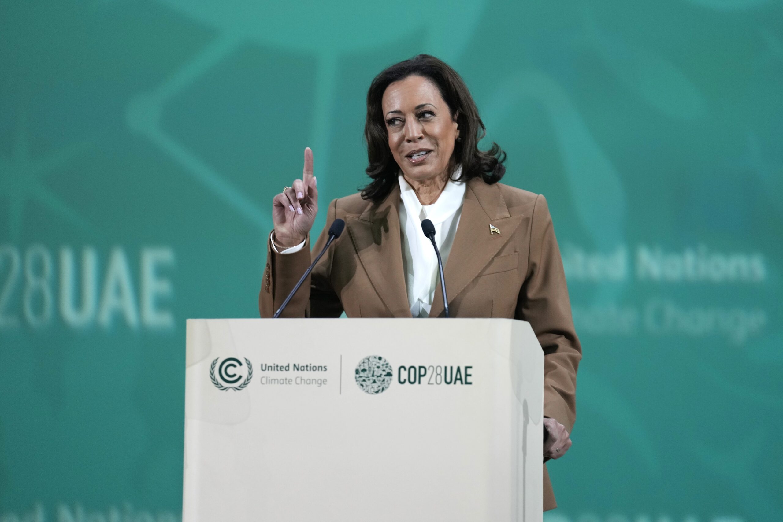 Harris taps former Clinton press secretary to join 2024 campaign