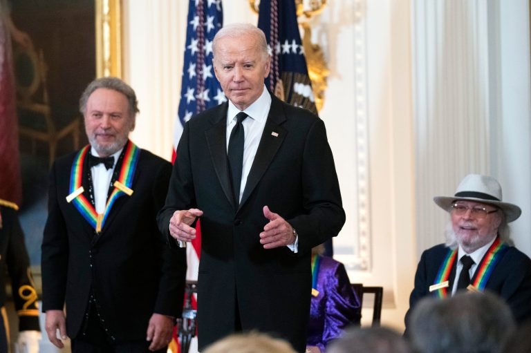 Biden hosts Billy Crystal, Barry Gibb, and Queen Latifah among Kennedy Center honorees