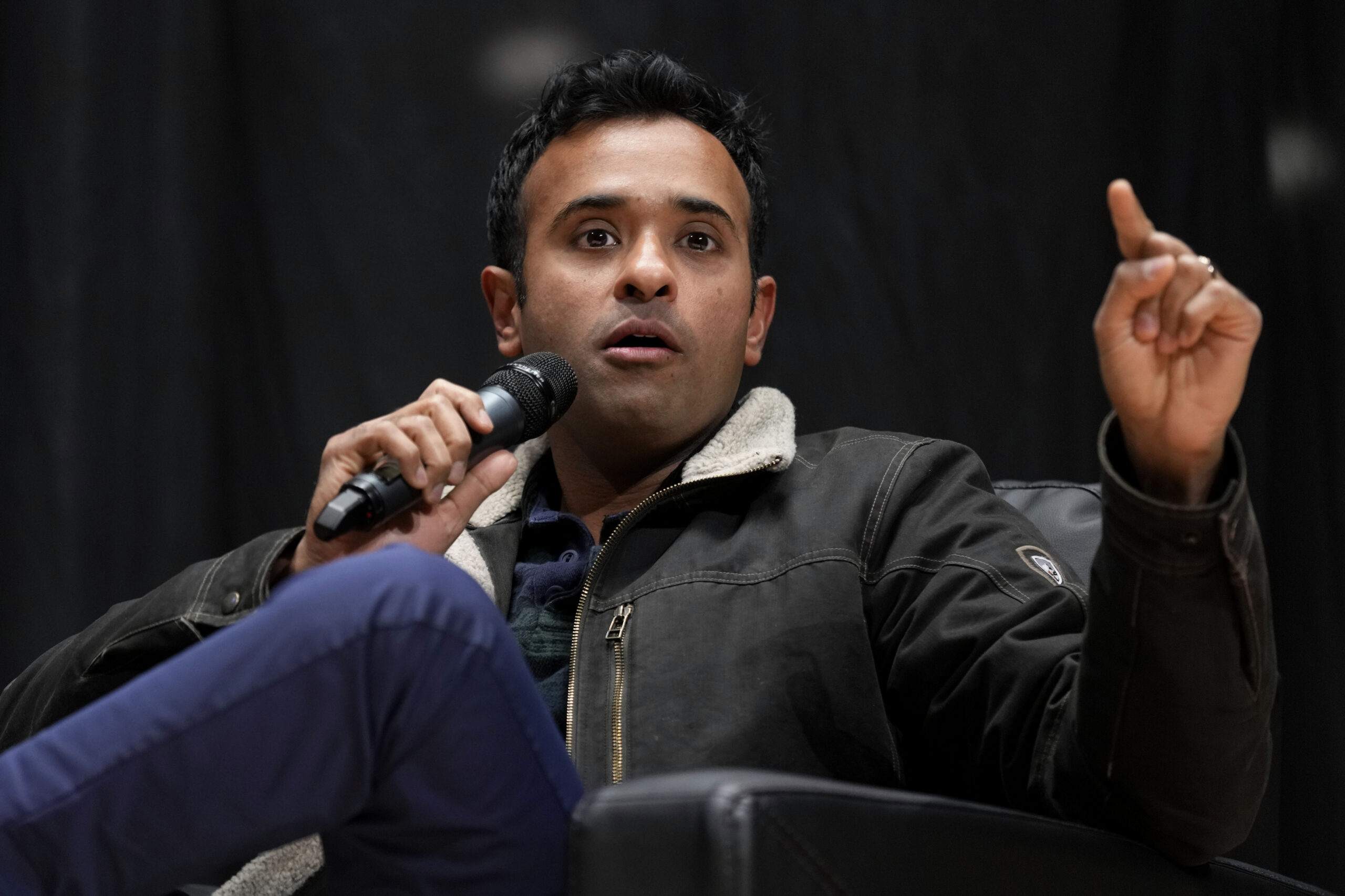 Vivek Ramaswamy discusses age, immigration, and World War III at town hall