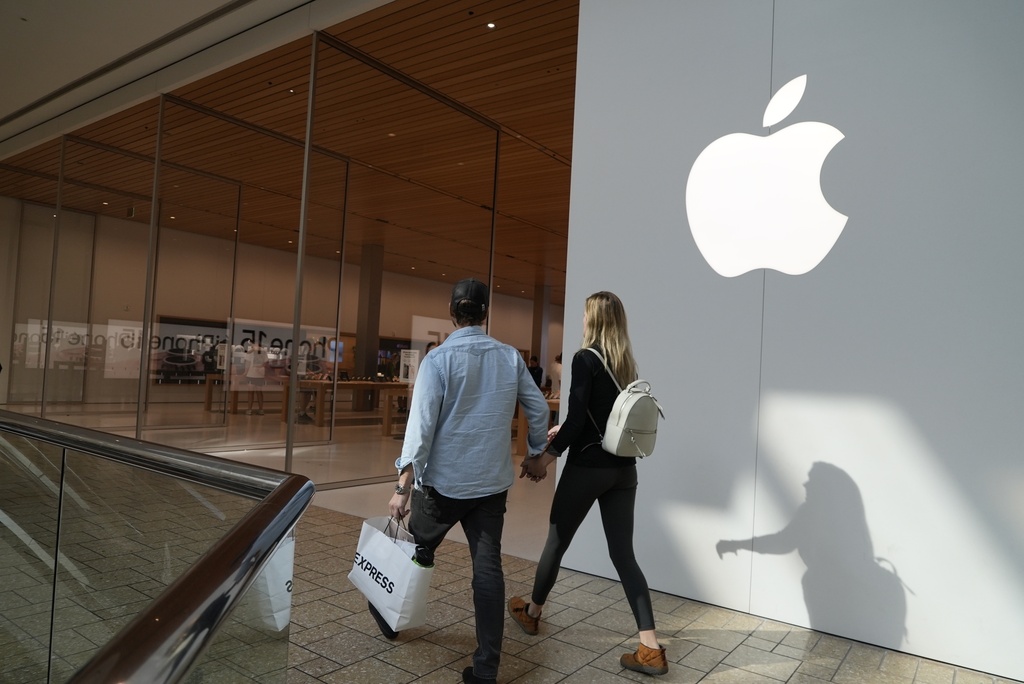 Lawmakers ask DOJ to probe Apple’s blocking of Android app allowing blue bubbles