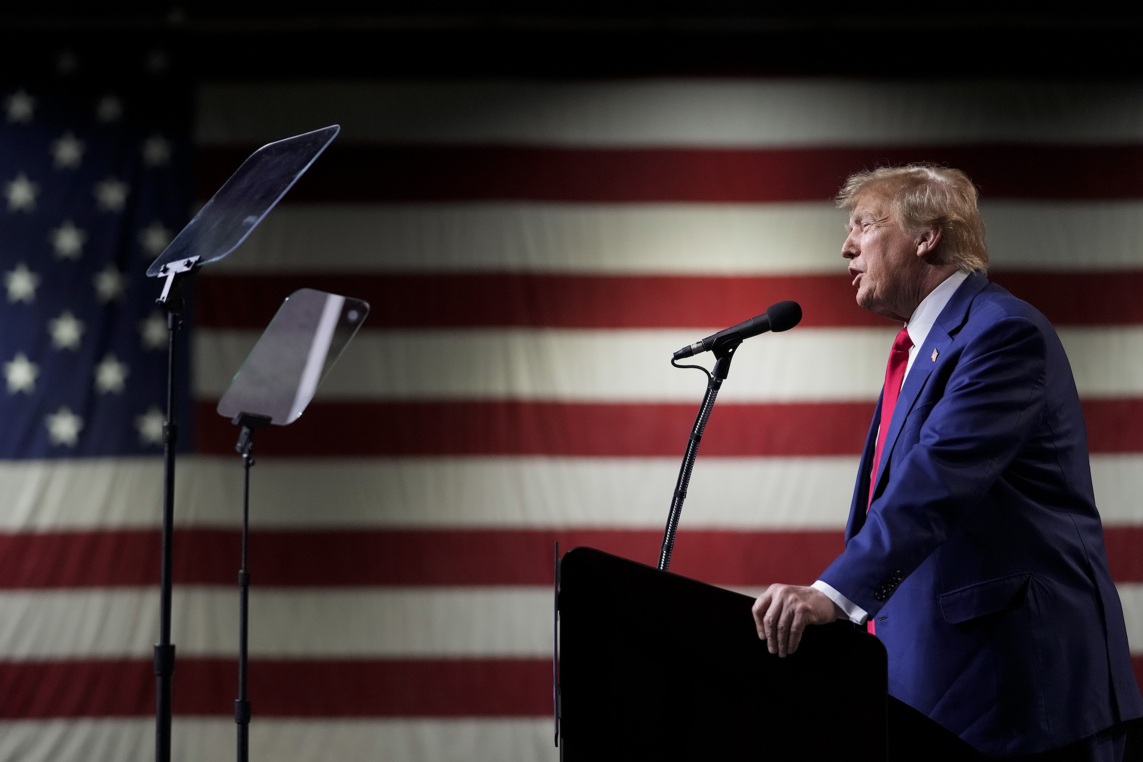 Trump’s New Year’s resolutions: Winning the 2024 campaign trial and his trials