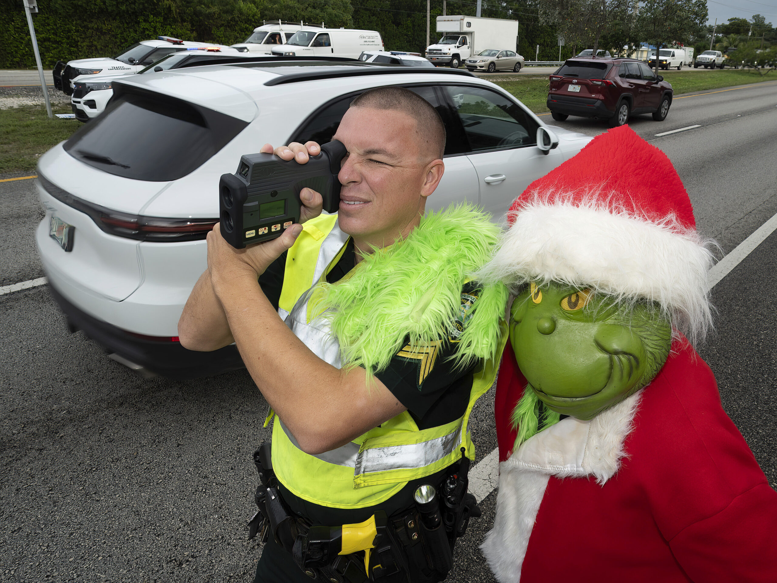 Keys Grinch Cop