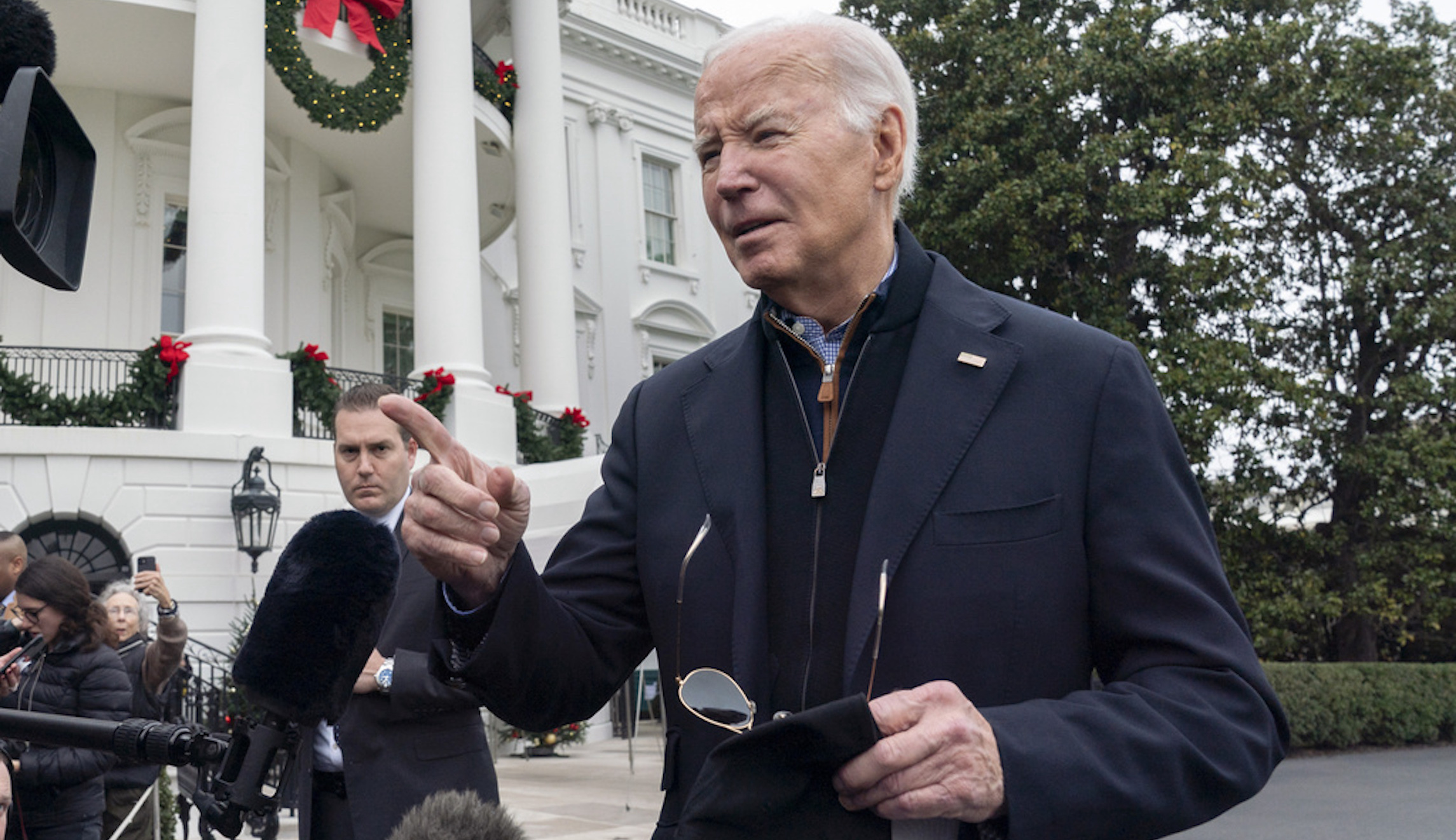 Biden tells reporters to start reporting on the economy ‘the right way’