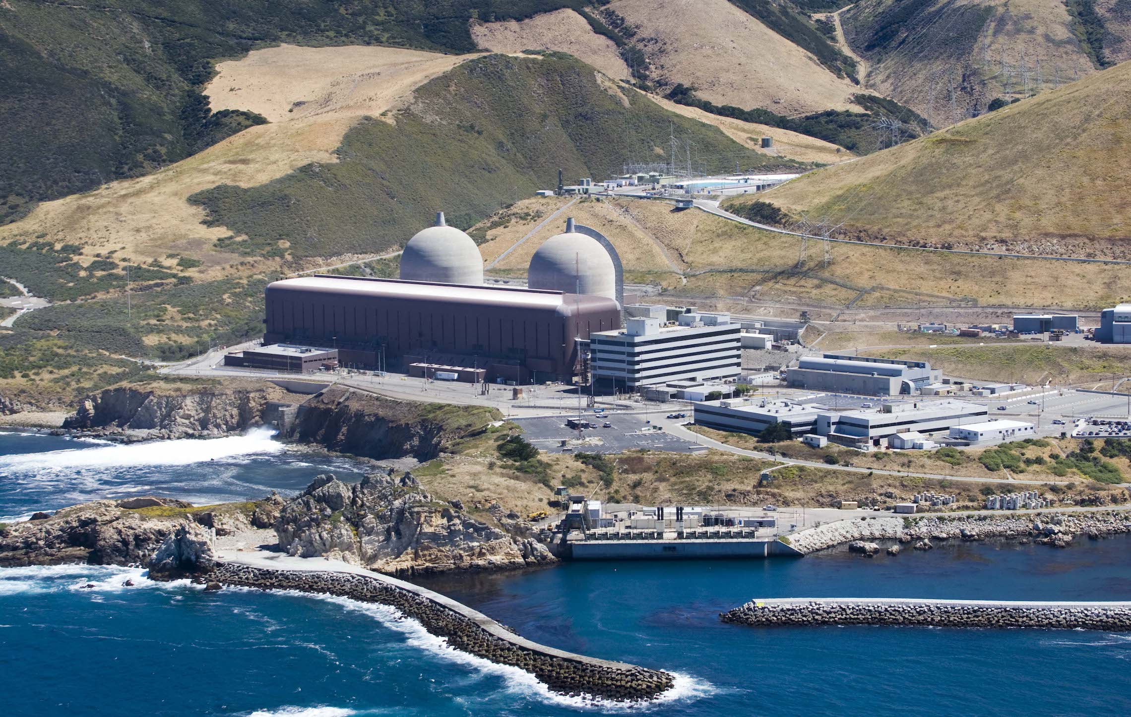 Here’s why California’s grid is at risk of blackouts in the next few days