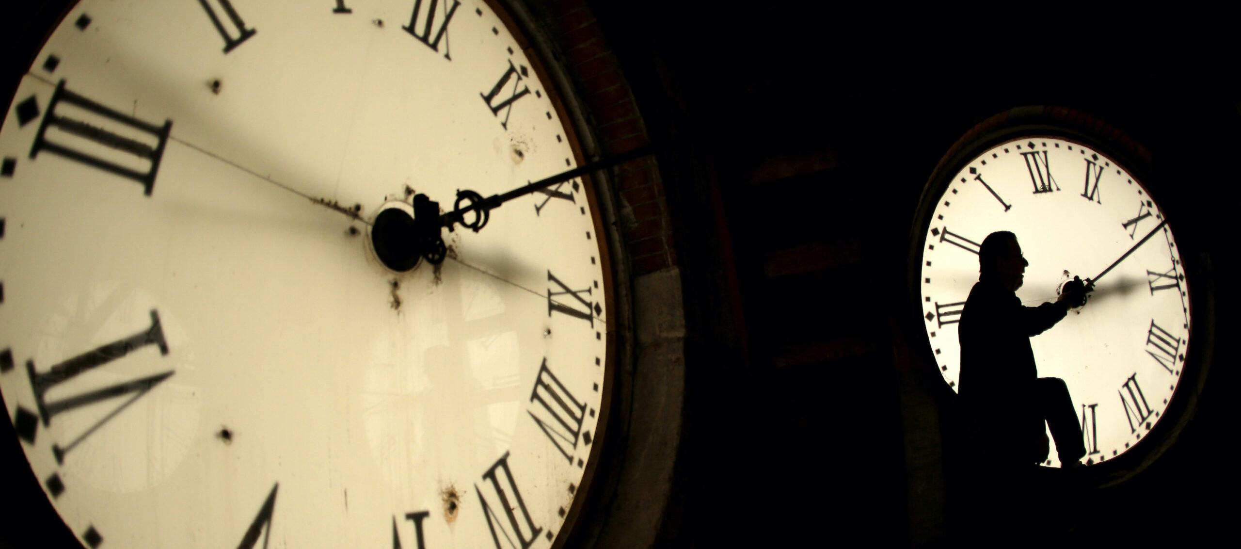 Senate passes bill to make daylight saving time permanent