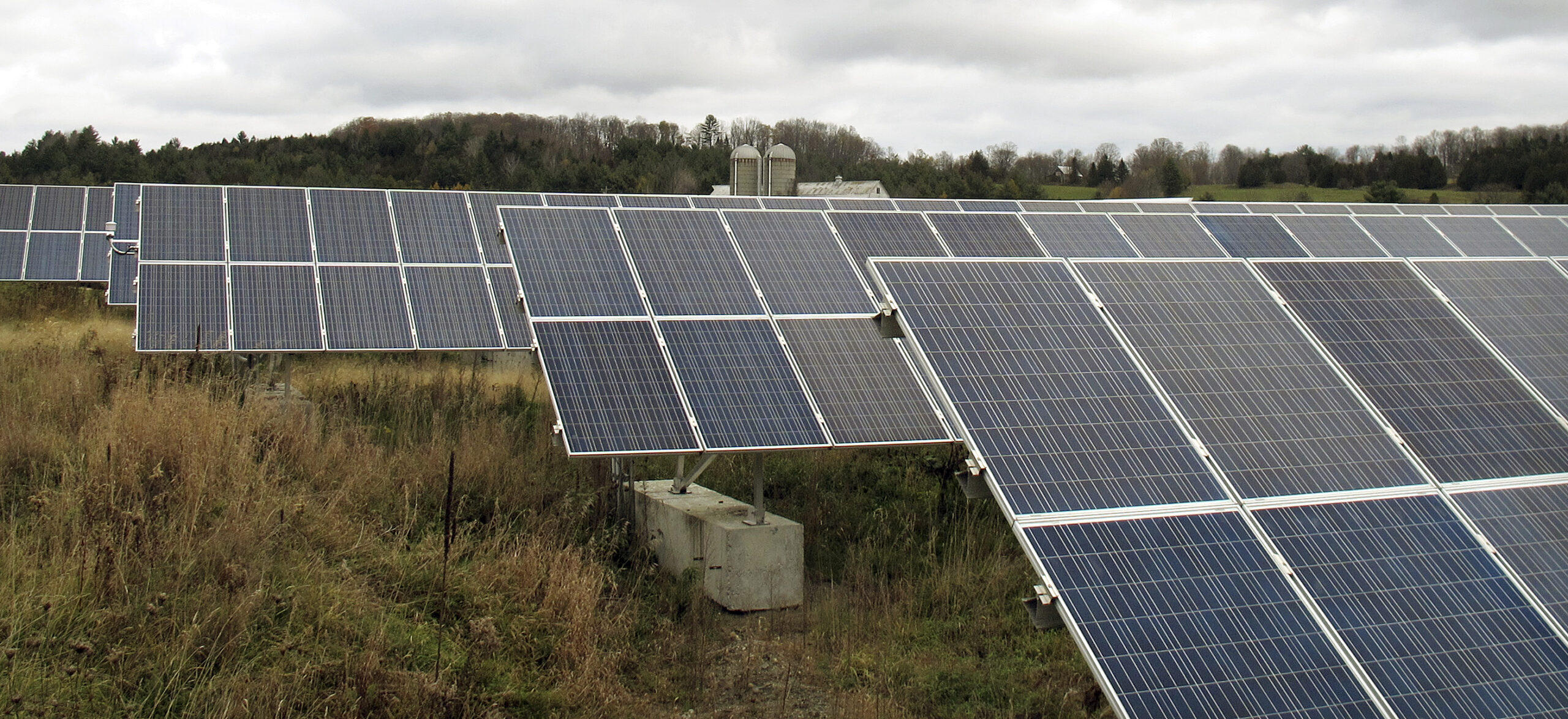 750,000-panel solar farm will power Colorado steel mill, first of its kind