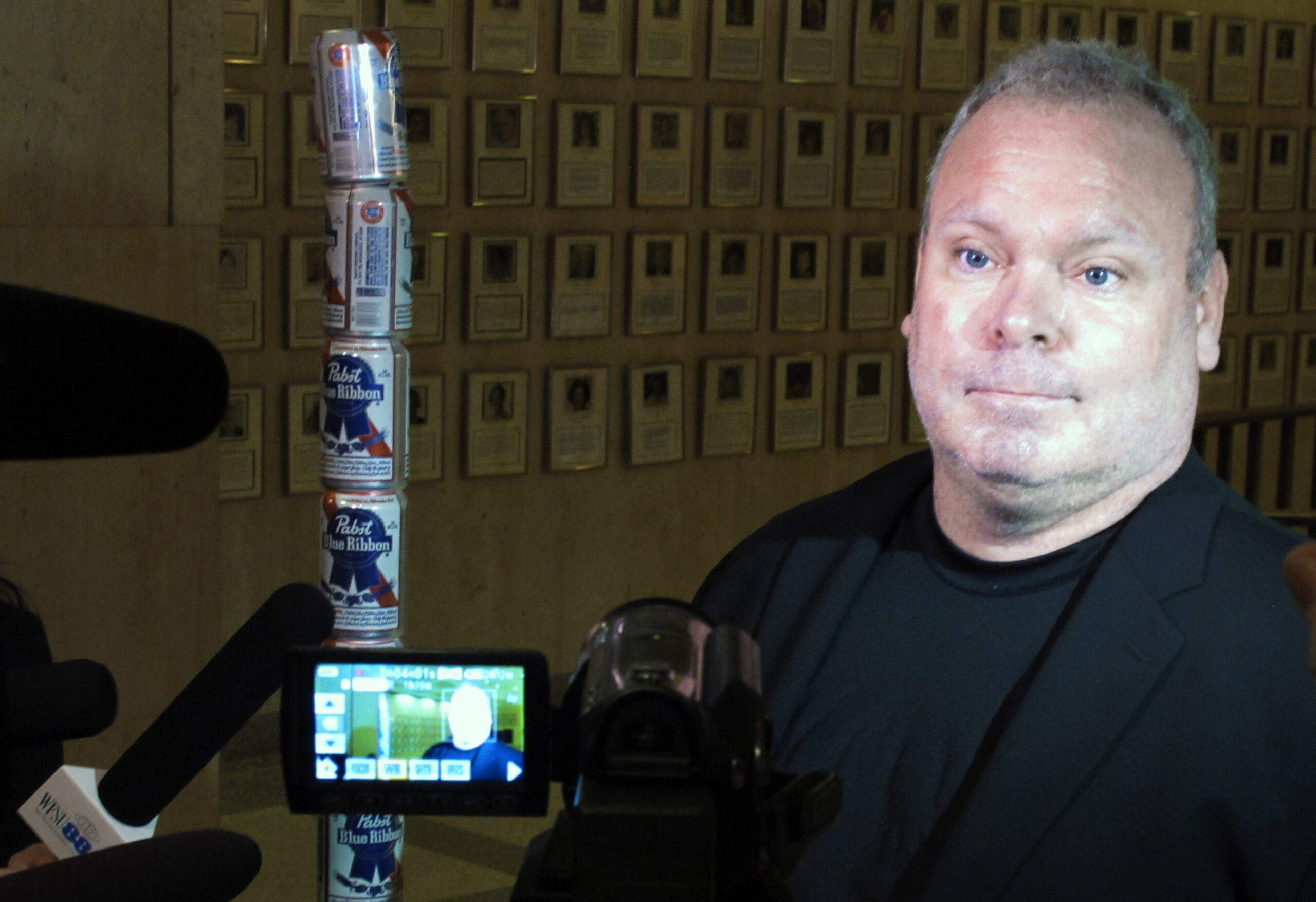 Atheist calls on Florida to ban Bible and dictionary from schools