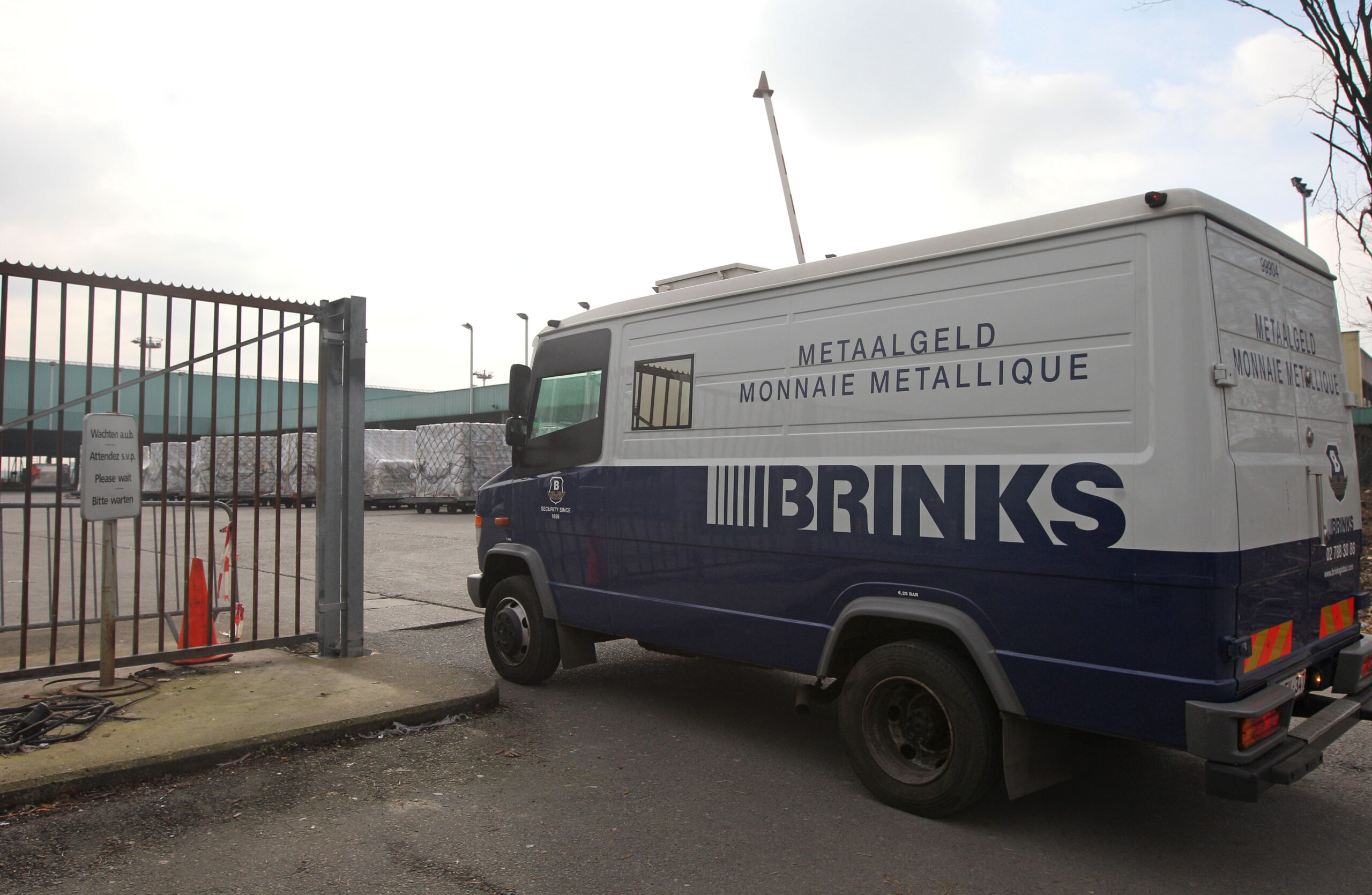 Crime ring: Jewelry worth millions stolen from armored truck in California