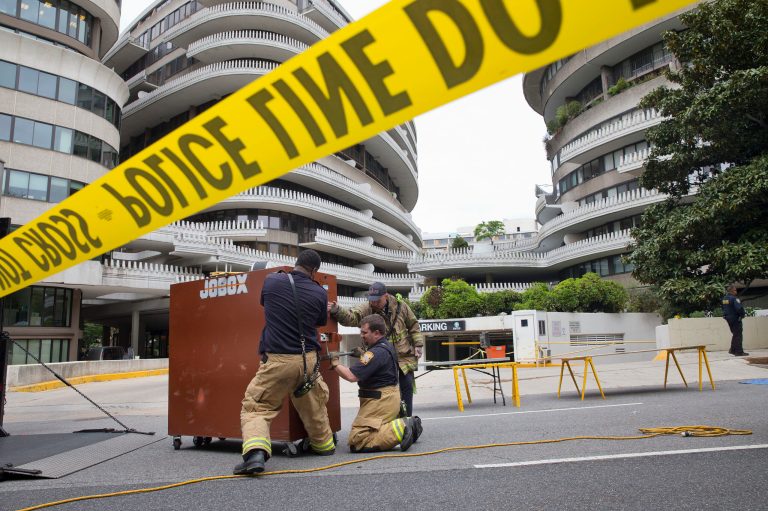 Car crashes into Watergate complex in Washington