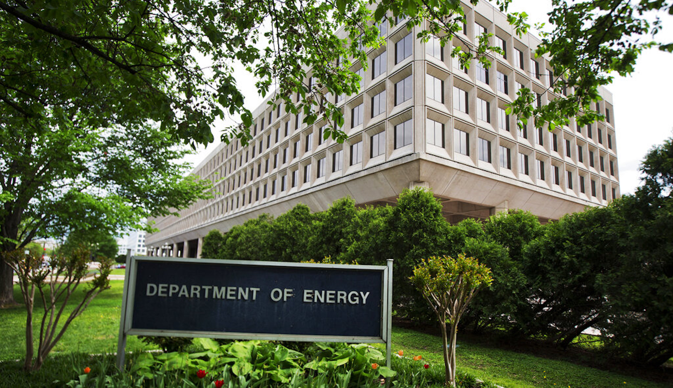 Democrats spent 15 years ratcheting up lightbulb regs. The industry that supported them got burned