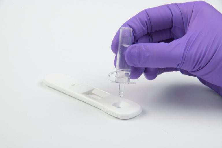The CoviDx test from Lumos Diagnostics gives qualified healthcare providers in Canada qualitative, easy-to-interpret results within 15-20 minutes in cases of suspected COVID-19 and when performing serial testing of asymptomatic patients. Visit lumosdiagnostics.com to learn more. 