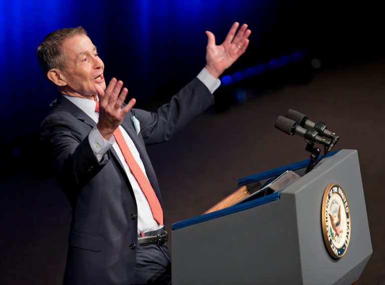 Bill Plante, CBS News senior White House correspondent, gestures as he speaks at the Newseum in Washington.