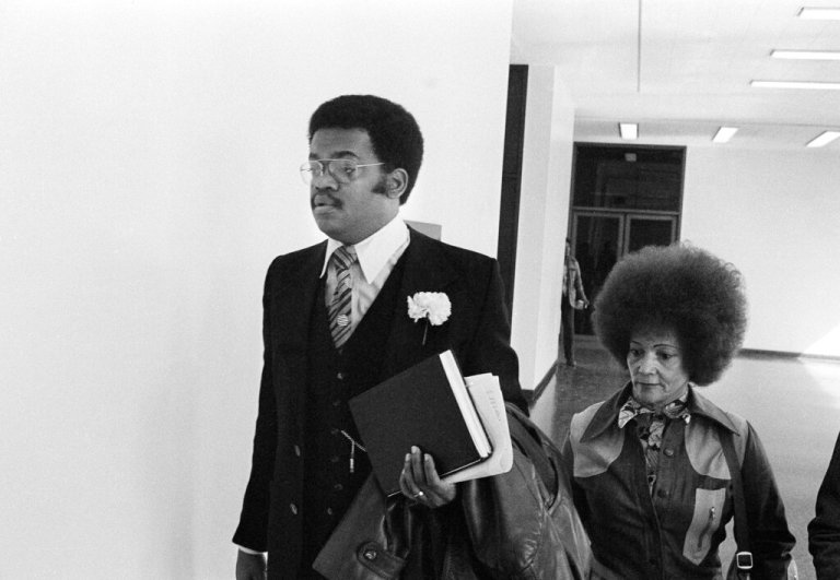 Liberal Media Scream: ABC thinks throwing Reagan’s ‘welfare queen’ at Manchin hurts