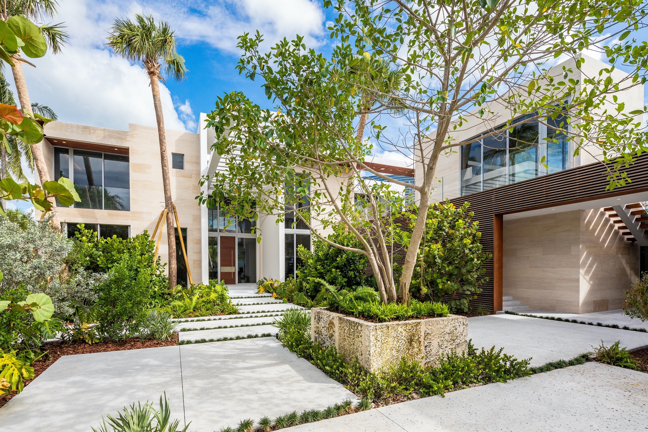 Florida home to majority of wealthiest neighborhoods in US