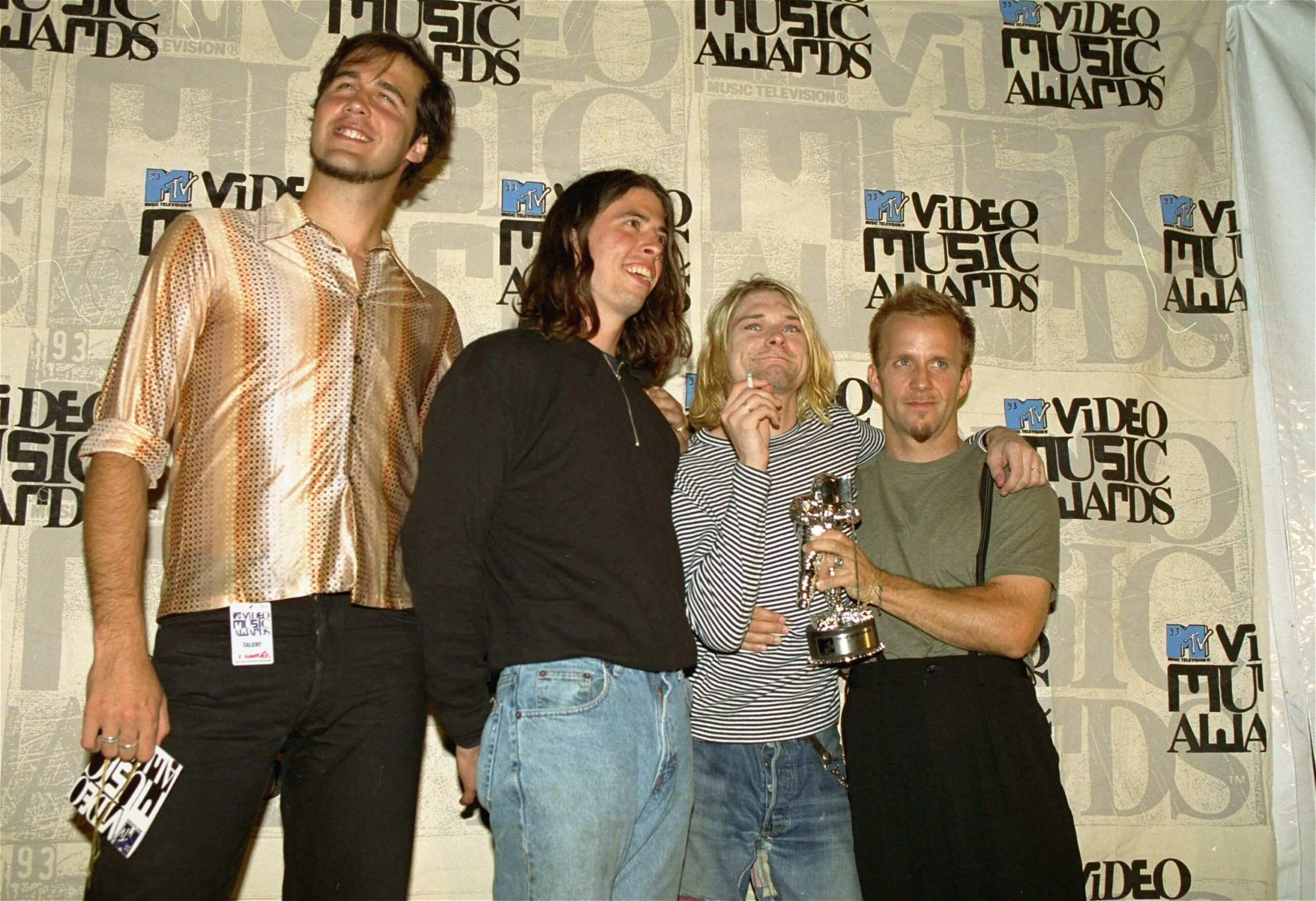 Man depicted on Nirvana album Nevermind files suit alleging child pornography
