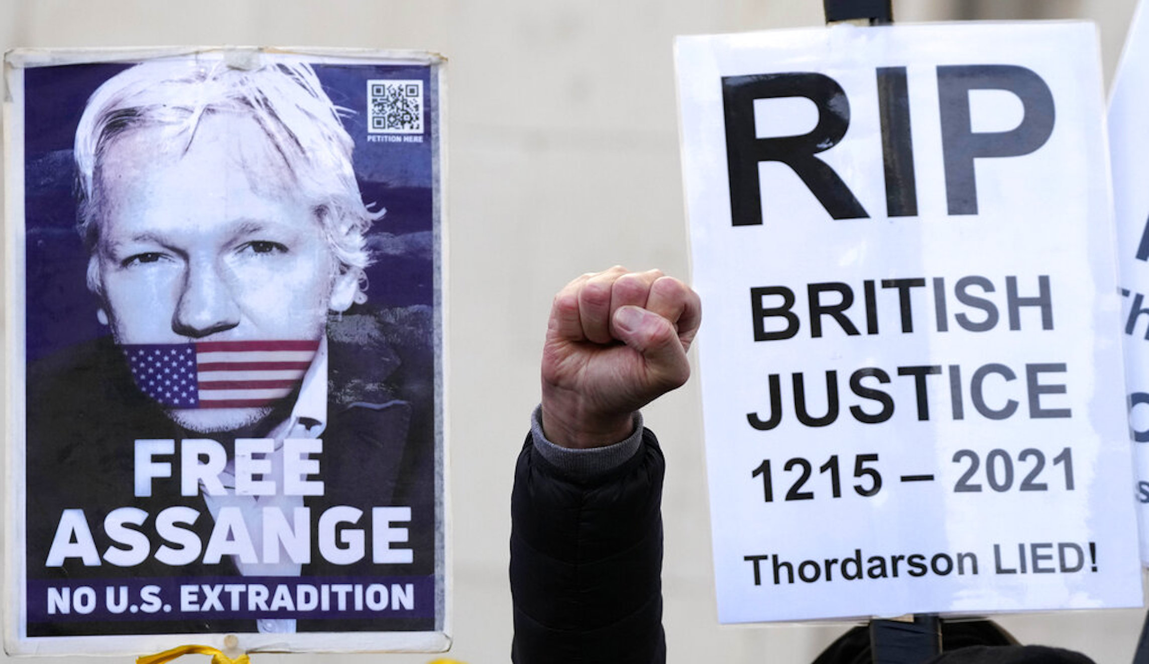 US wins appeal to extradite WikiLeaks founder Julian Assange
