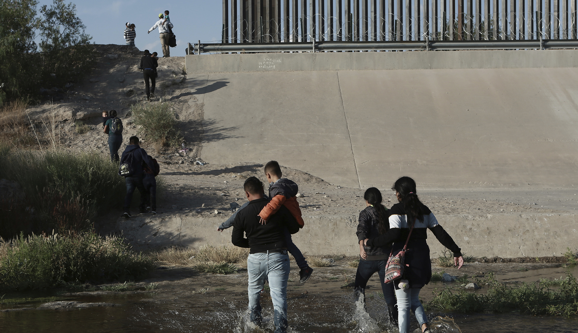 Mexico rejects idea to keep Central American asylum seekers