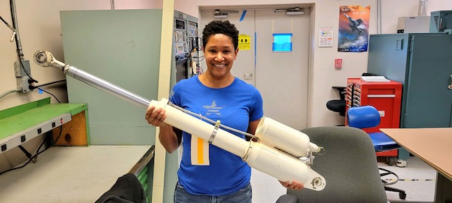 Mike Rowe scholarship highlights the lost virtues of hard work and sweat