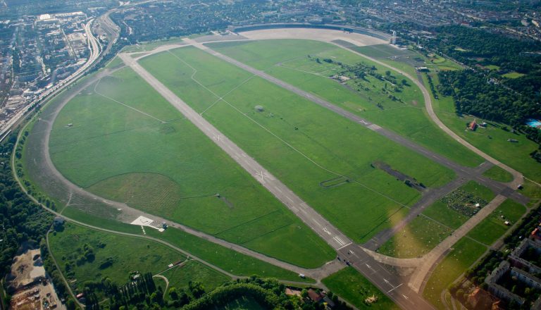 Berliners block development of historic airport