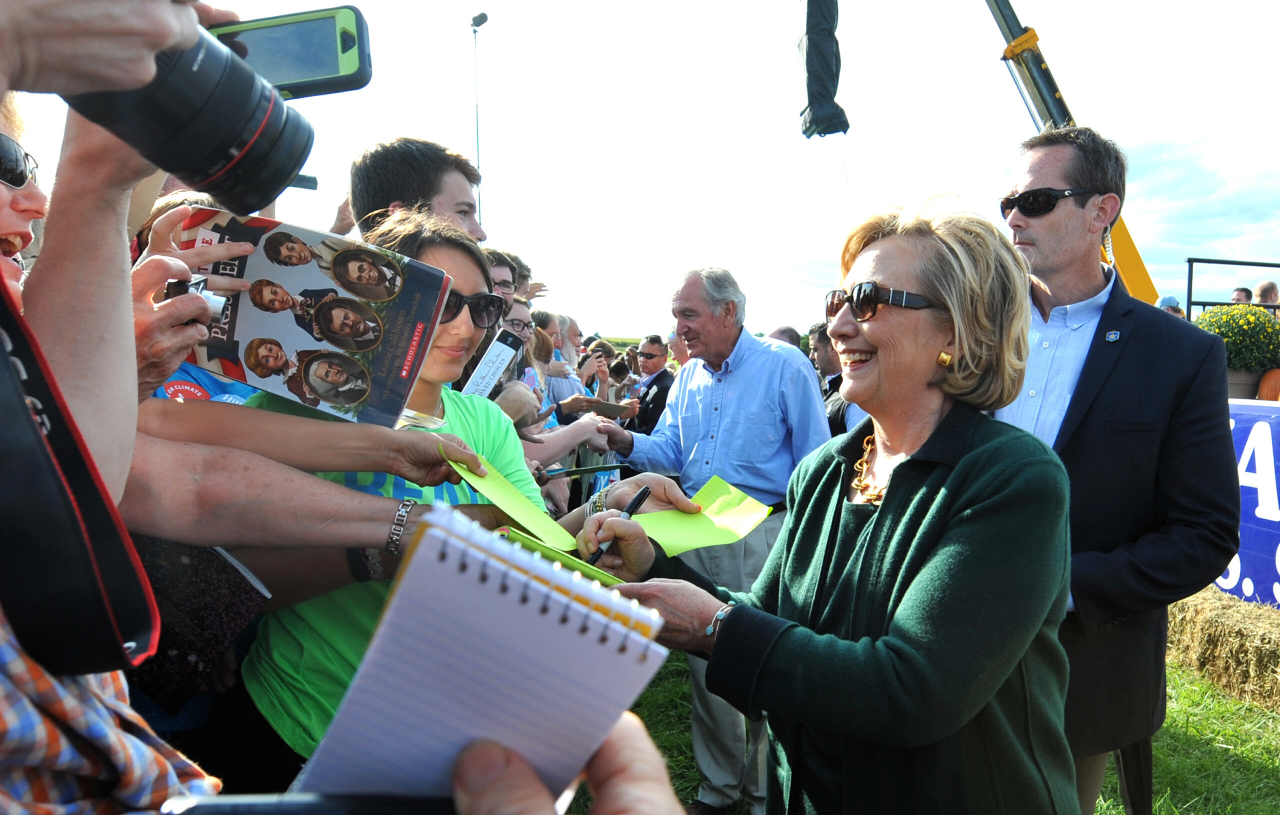 Clinton seeks to avoid Iowa ’08 missteps