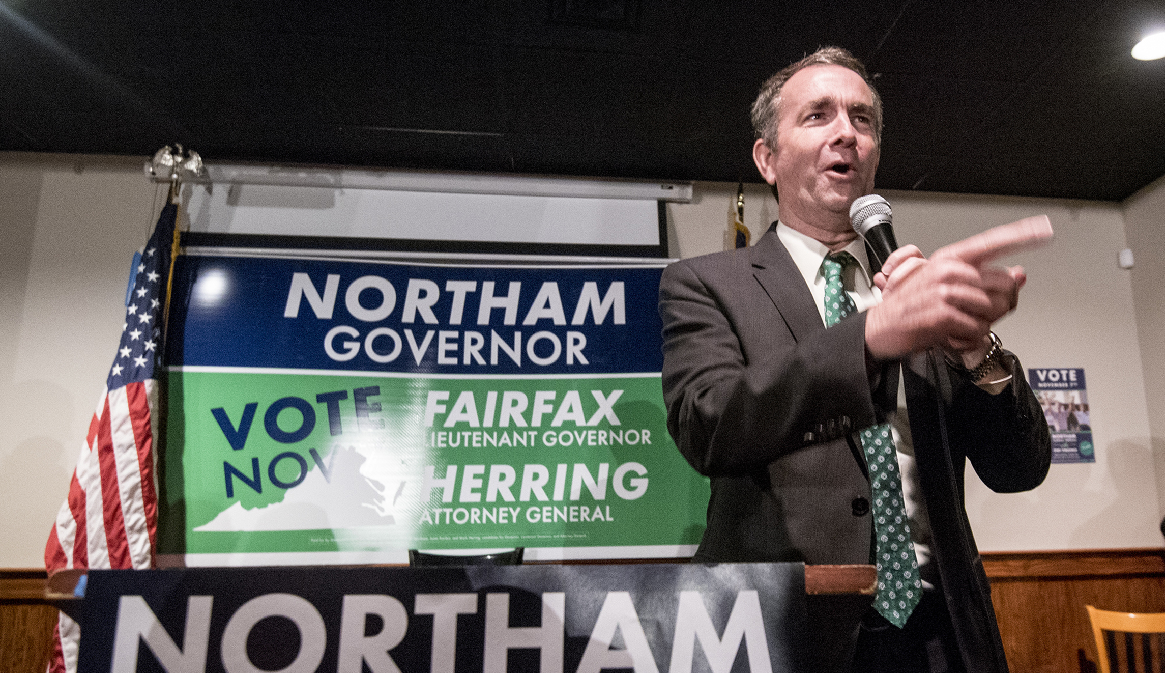 More 2020 Democrats join chorus calling for Ralph Northam to resign for racist photo