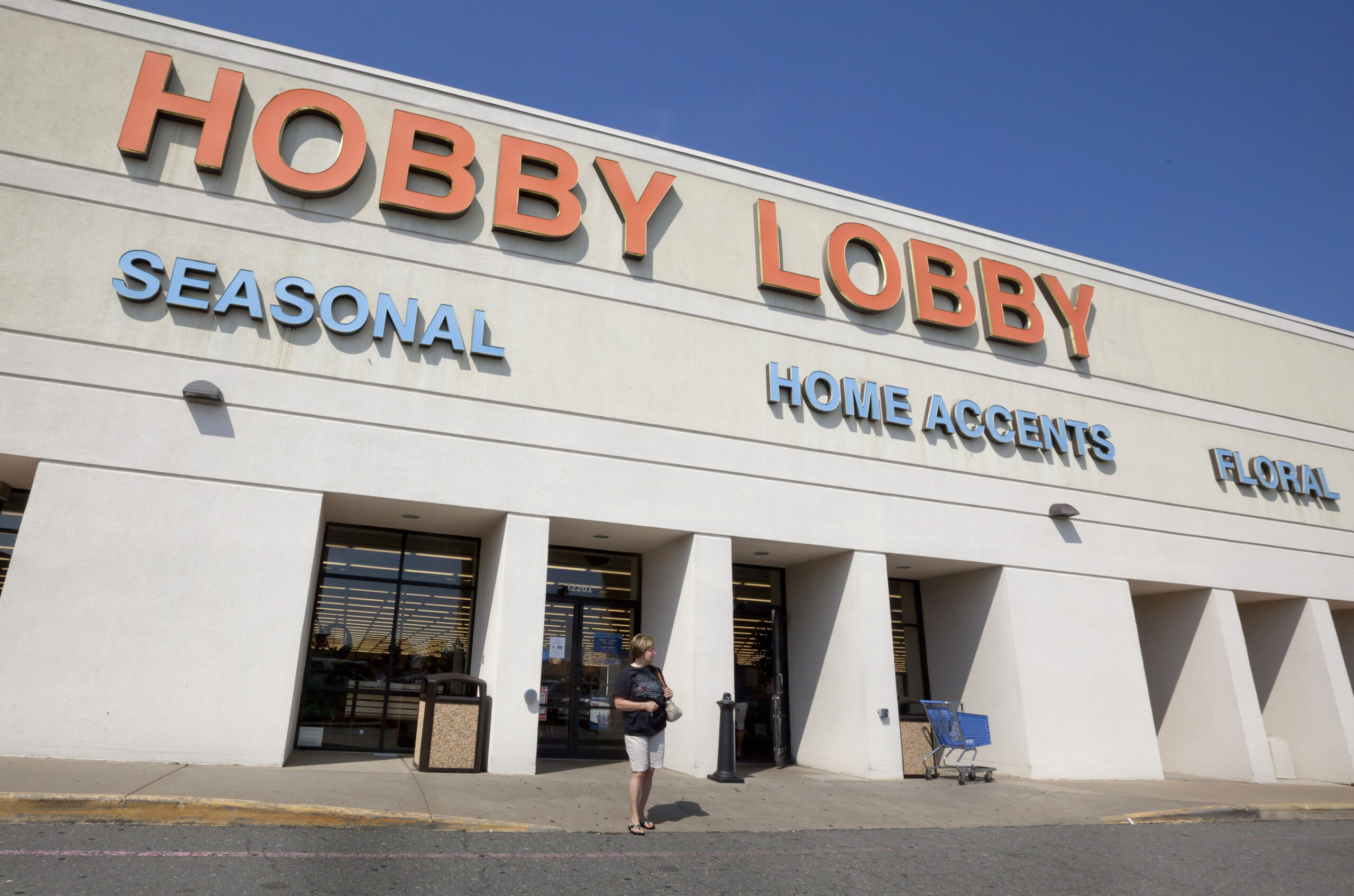 Obama delays employer mandate, but leaves HHS mandate in effect for Christian companies