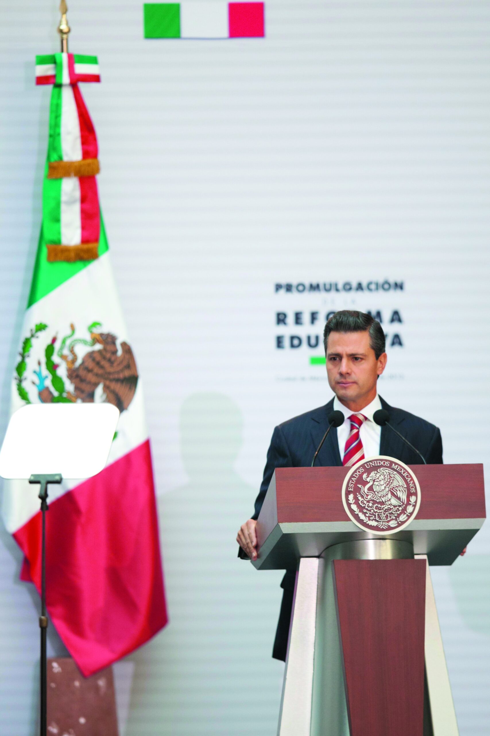 Mexican president signs education reform