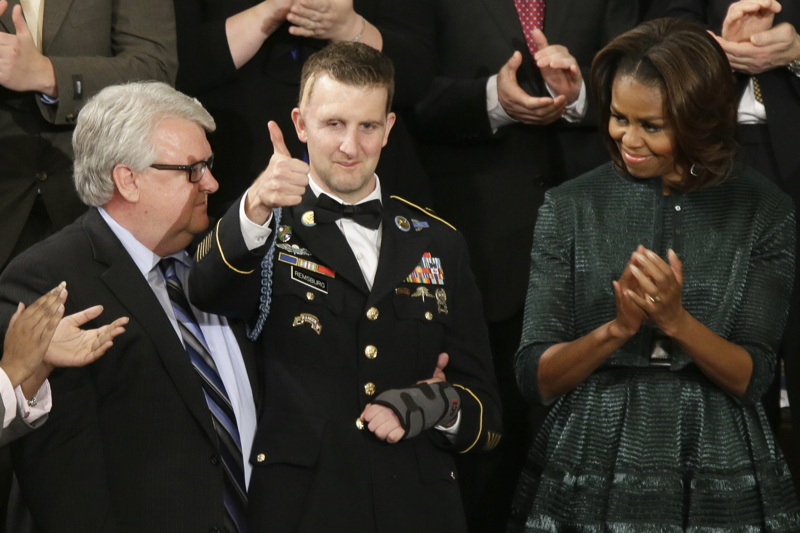 President Obama concludes State of the Union with powerful story of wounded warrior