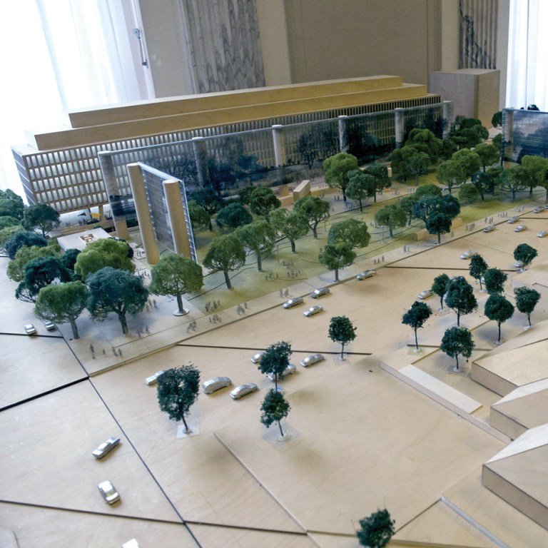 Gehry’s Ike: Not Dead Yet