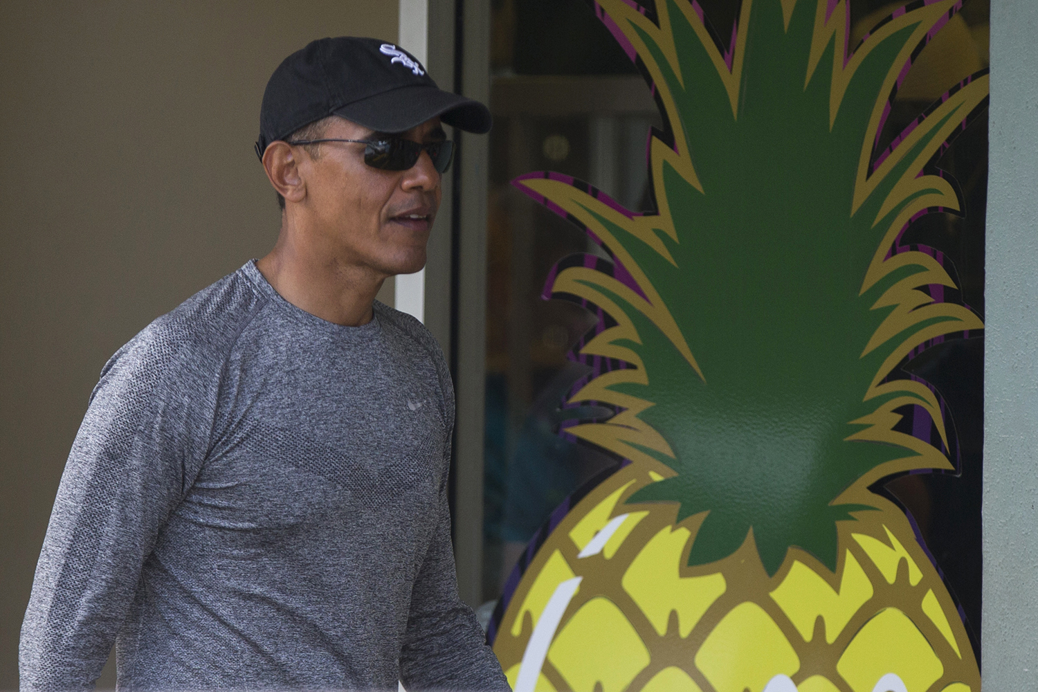 Obama checks into a luxury eco-friendly resort near Tahiti