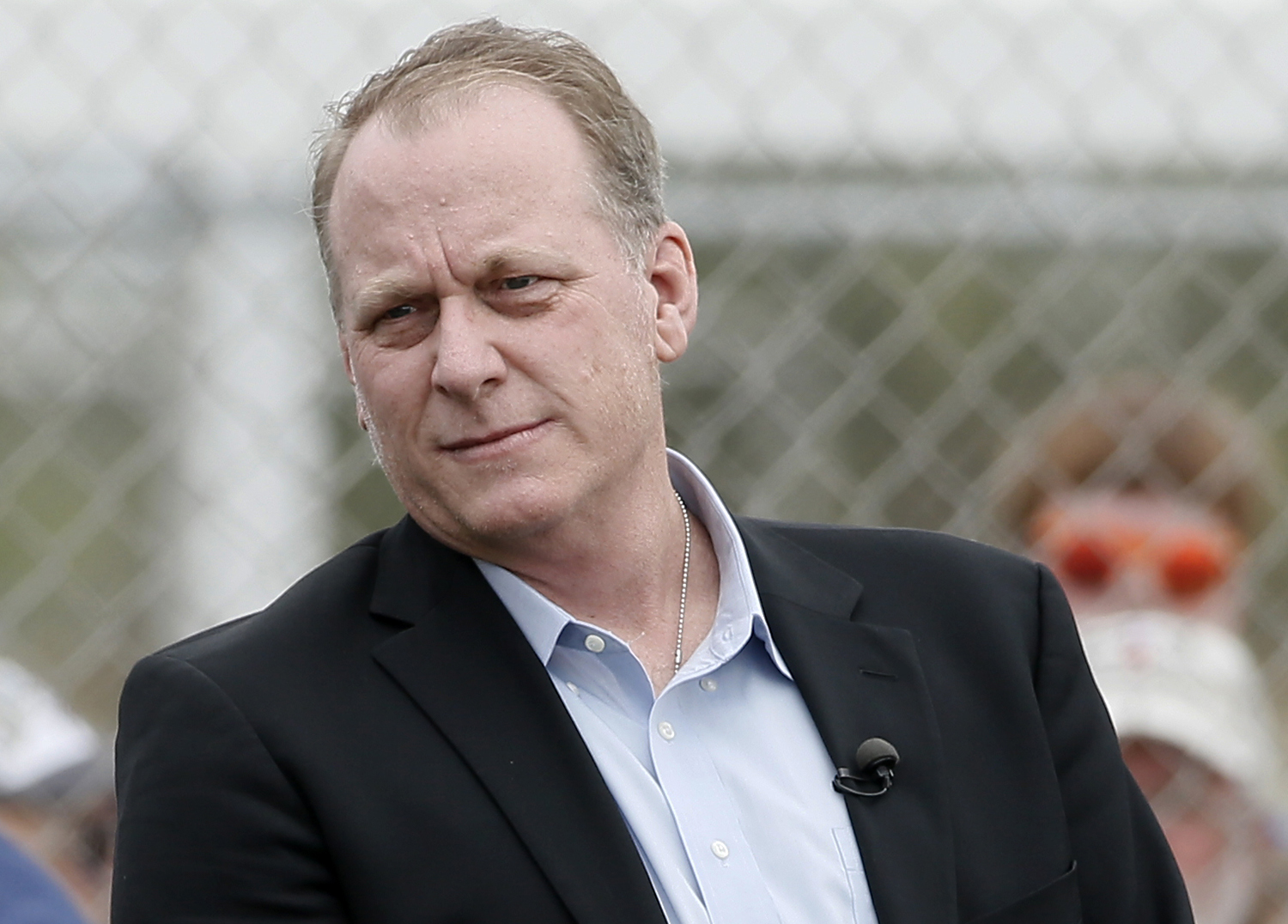 Curt Schilling considering run against Elizabeth Warren
