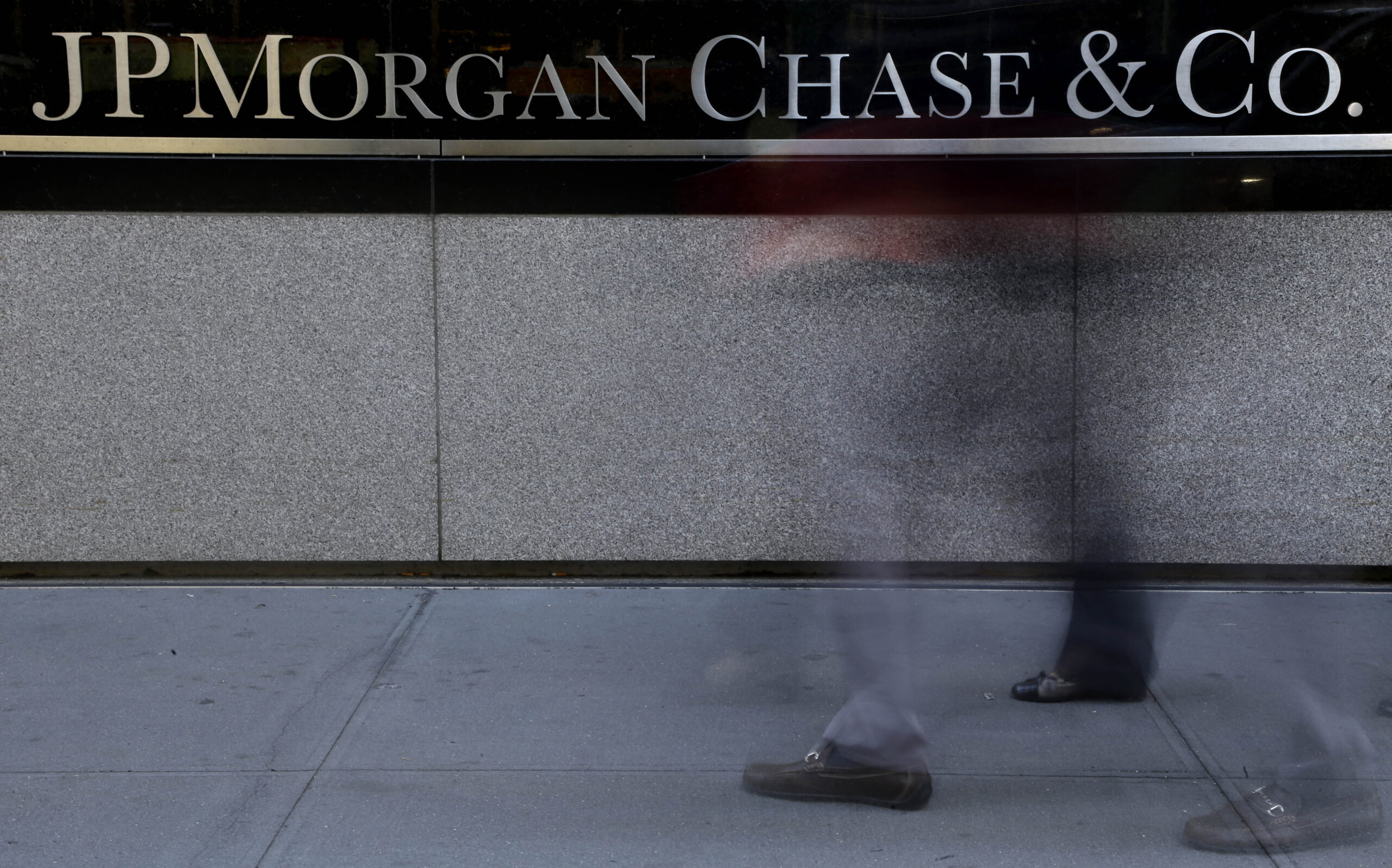 AP source: JPMorgan, gov’t settle all issues