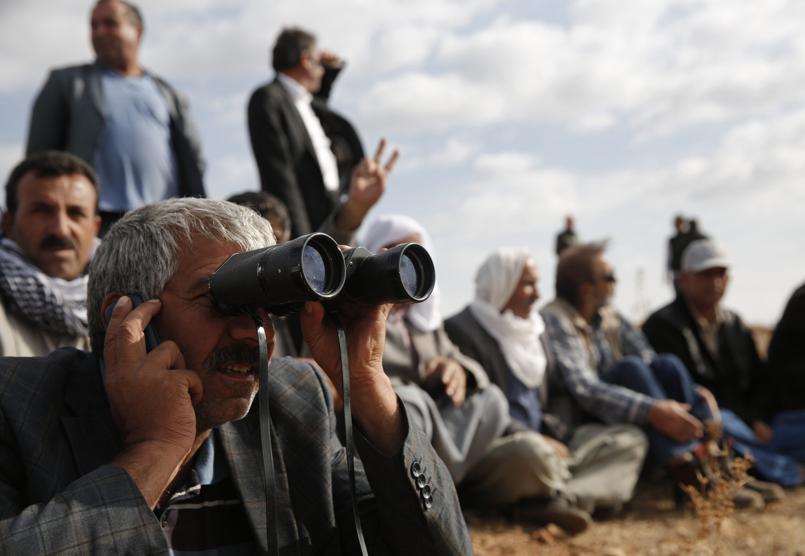 Kurds hold their own against militants in Syria