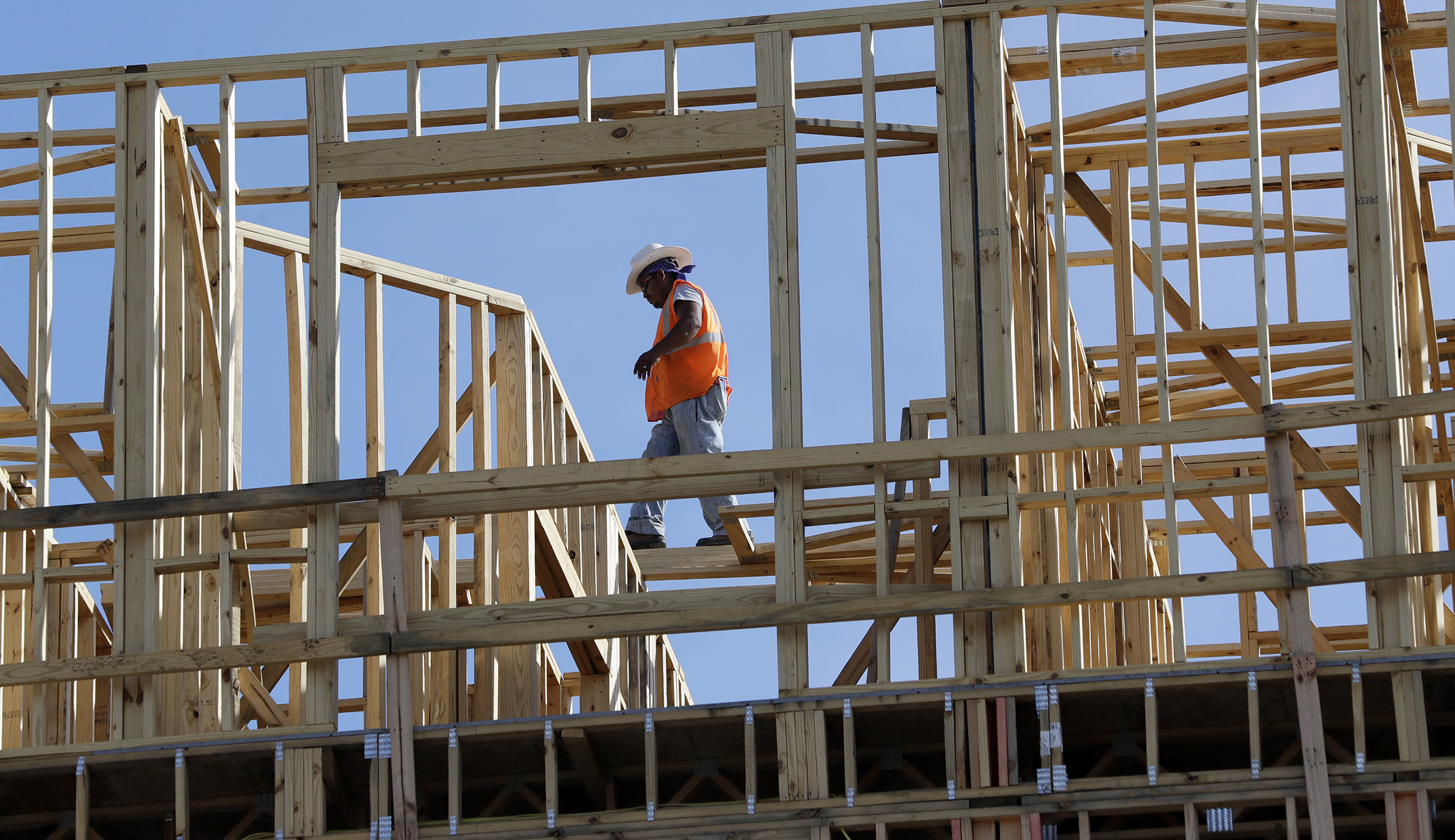 GDP exceeds expectations, grows 3 percent in third quarter