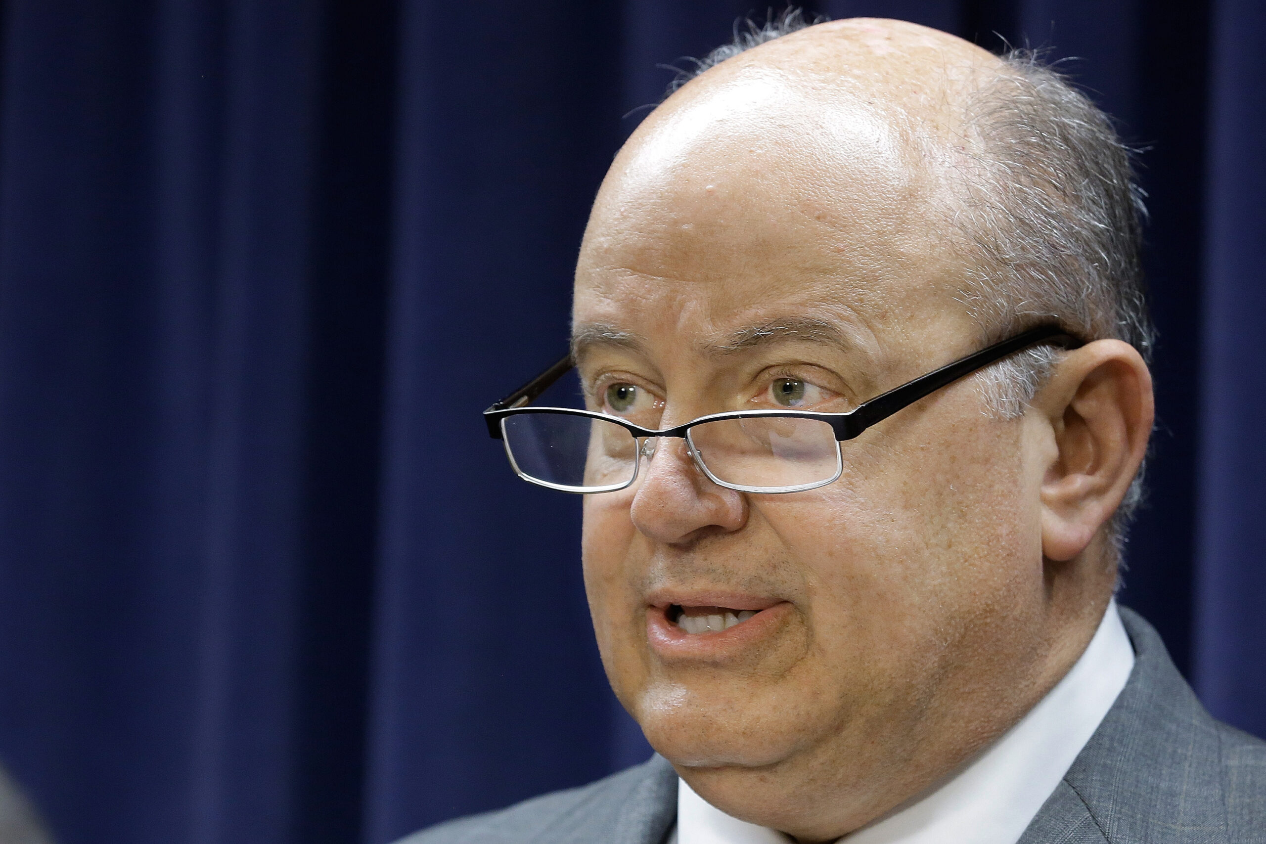 Illinois lawmakers drop fracking bill, urge action