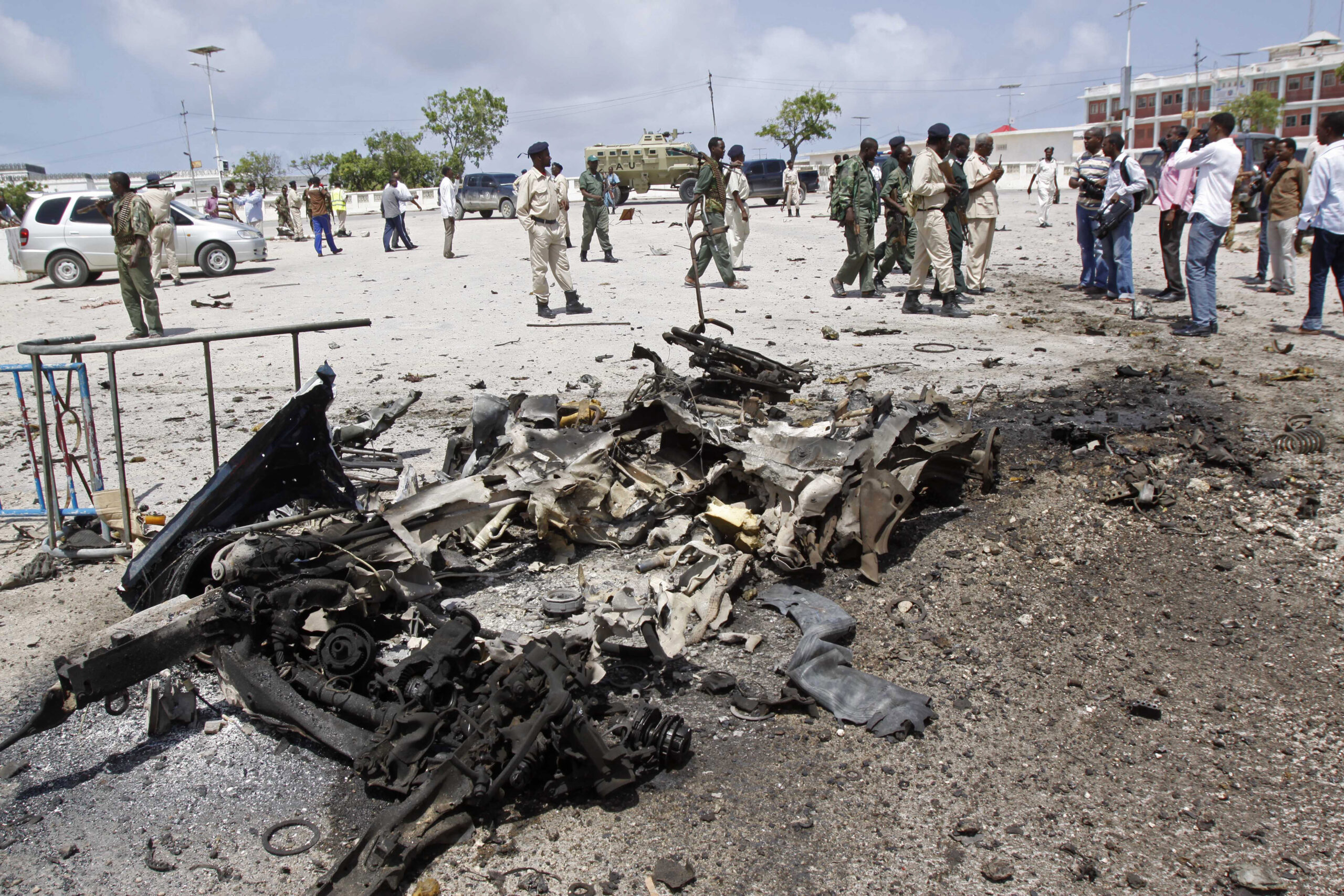 4 killed in car bomb attack in Somalia