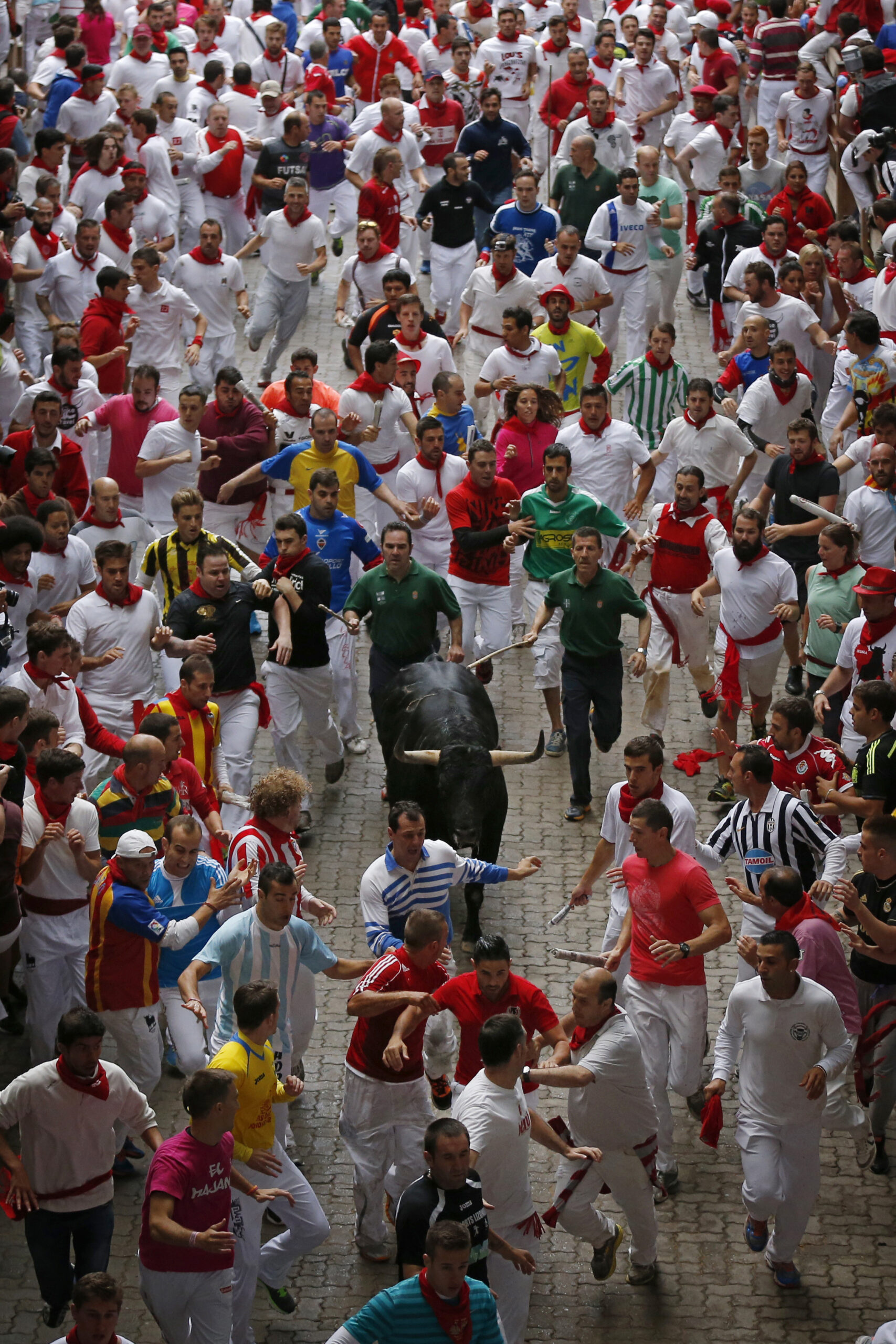 3 injured in 6th bull-run at Spain’s San Fermin