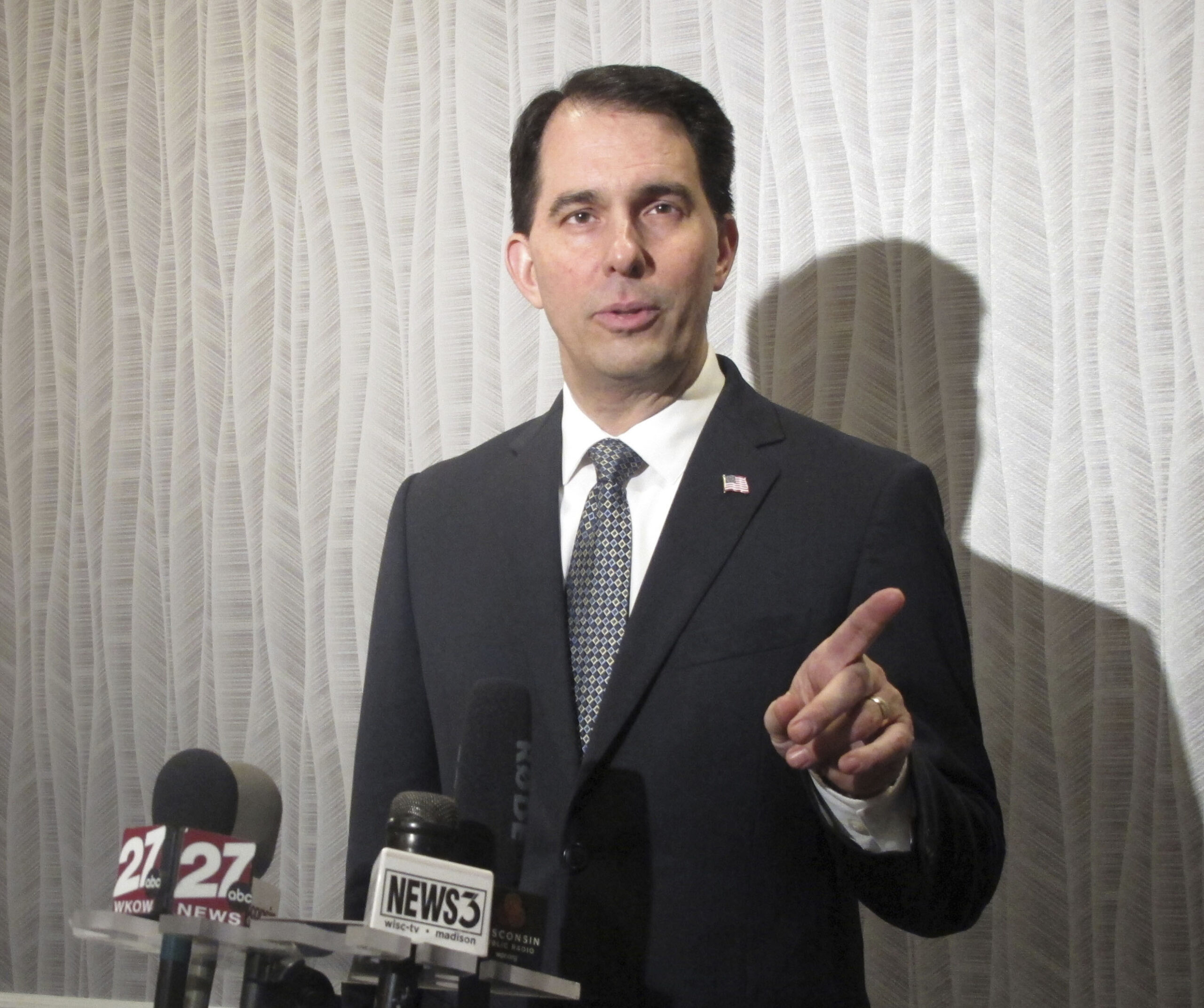 Unemployment hits 17-year low in Walker’s Wisconsin