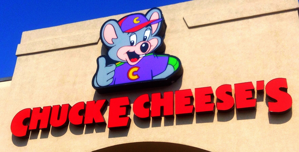 Afternoon Links: Wal-Mart’s Blimp Bases, International Home Runs, and the End of the Rat Show