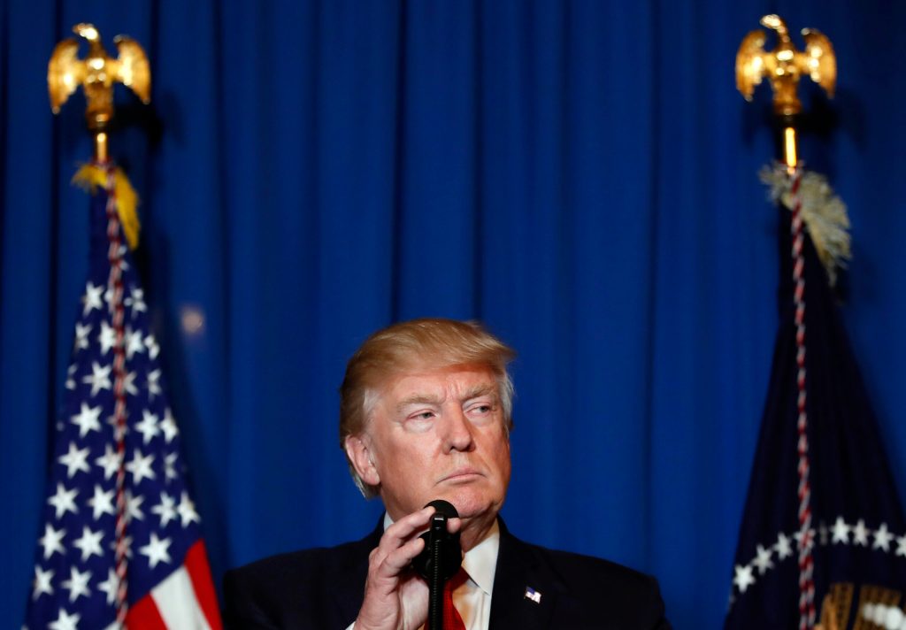 White House walks thin line on support for Syrian regime change