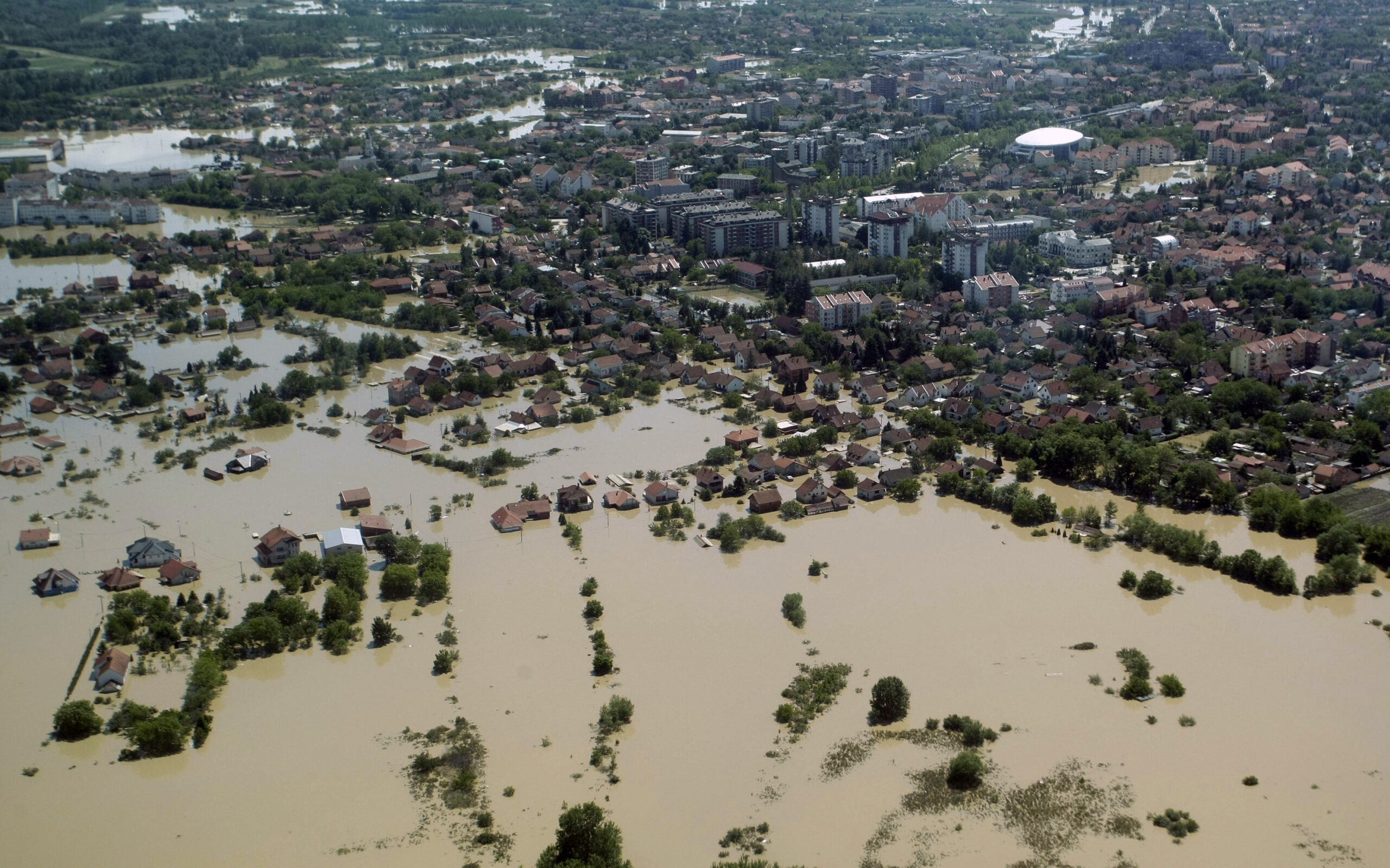 Floods threaten power plant, land mines in Balkans