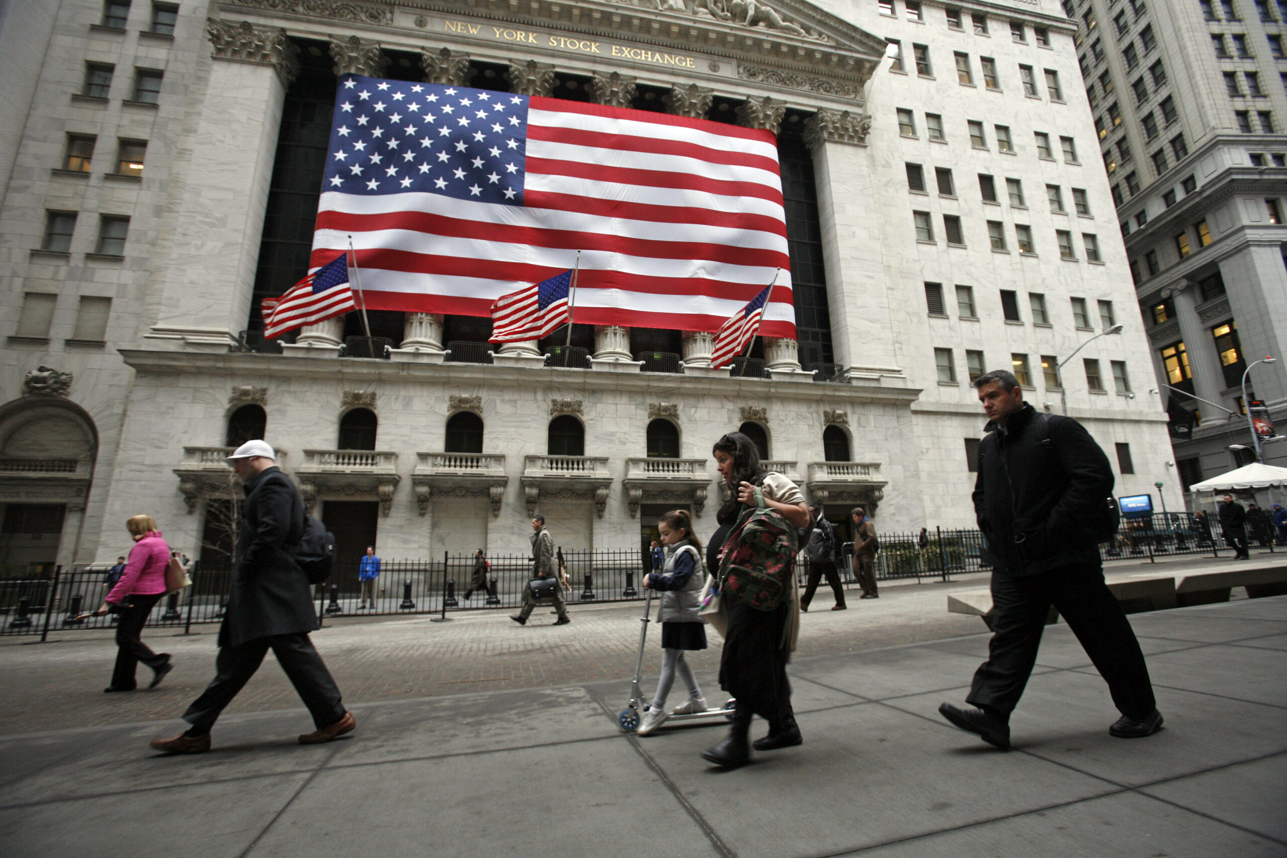 US stocks slip in early trading; Walgreen drops