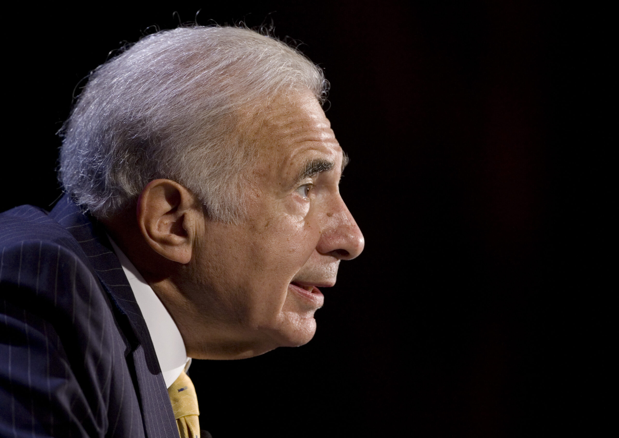 Carl Icahn snaps up another $500M of Apple stock