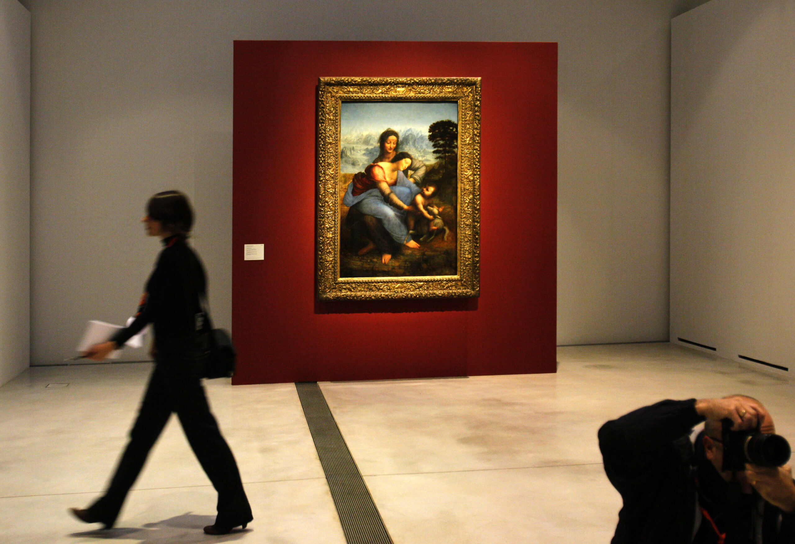 Louvre comes to poor French city, raising eyebrows