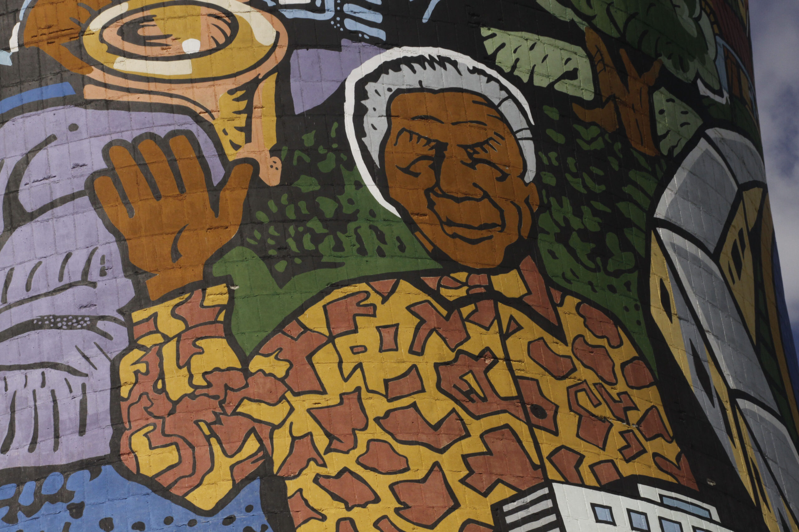 S Africa worried as Mandela remains in hospital