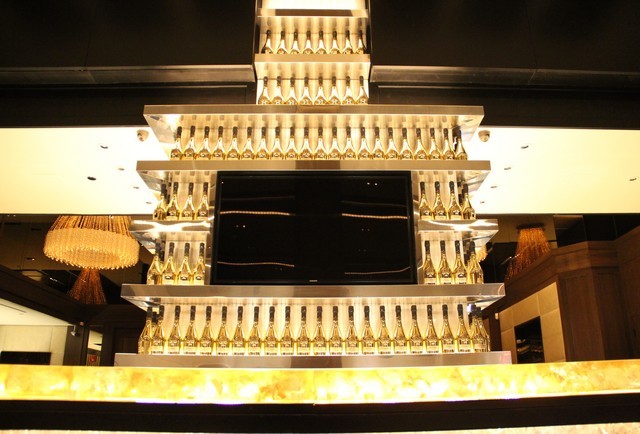 6 photos of the $105,000 champagne tower at Jay-Z’s 40/40 club