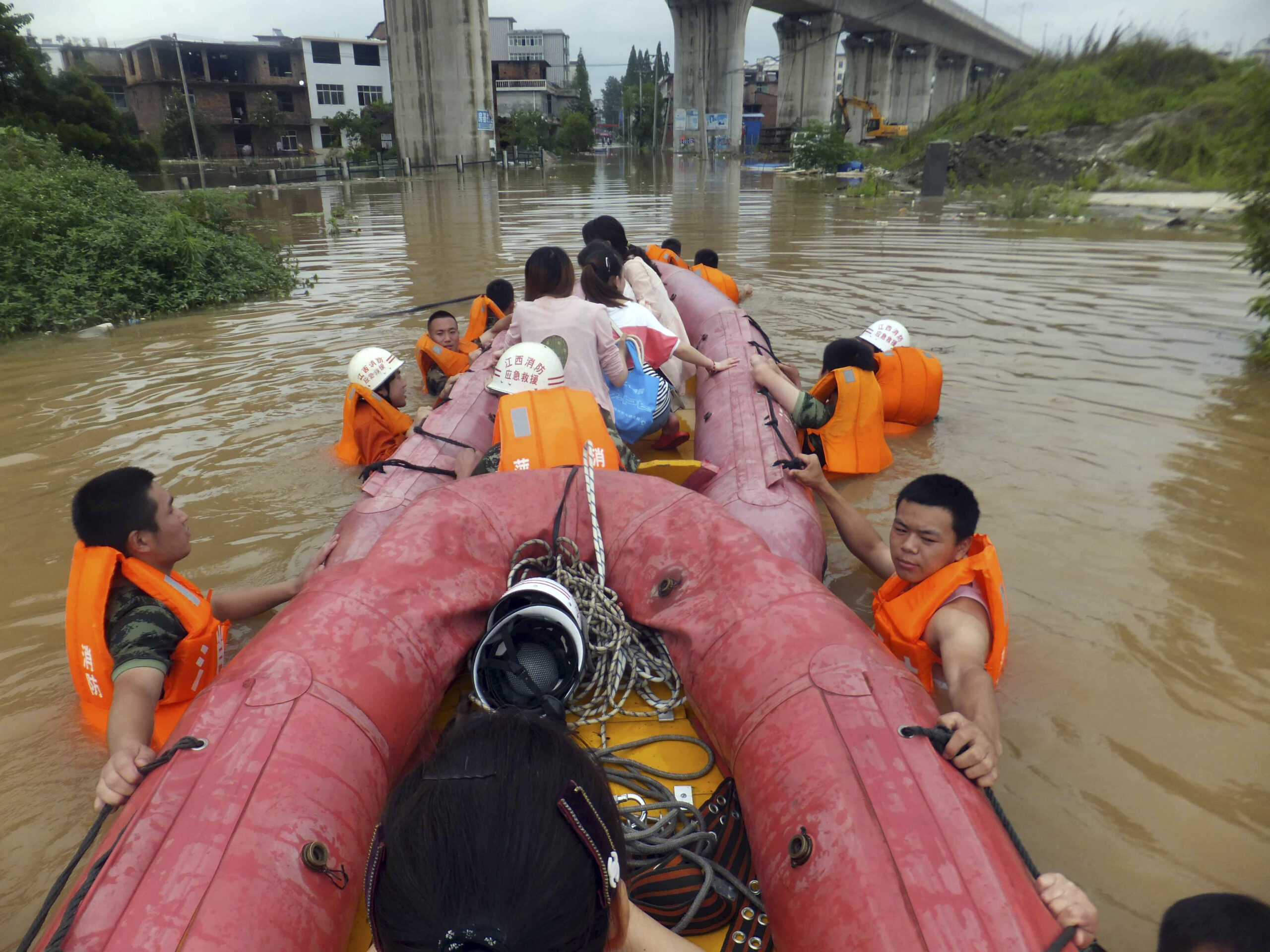 Week of flooding in southern China kills 37