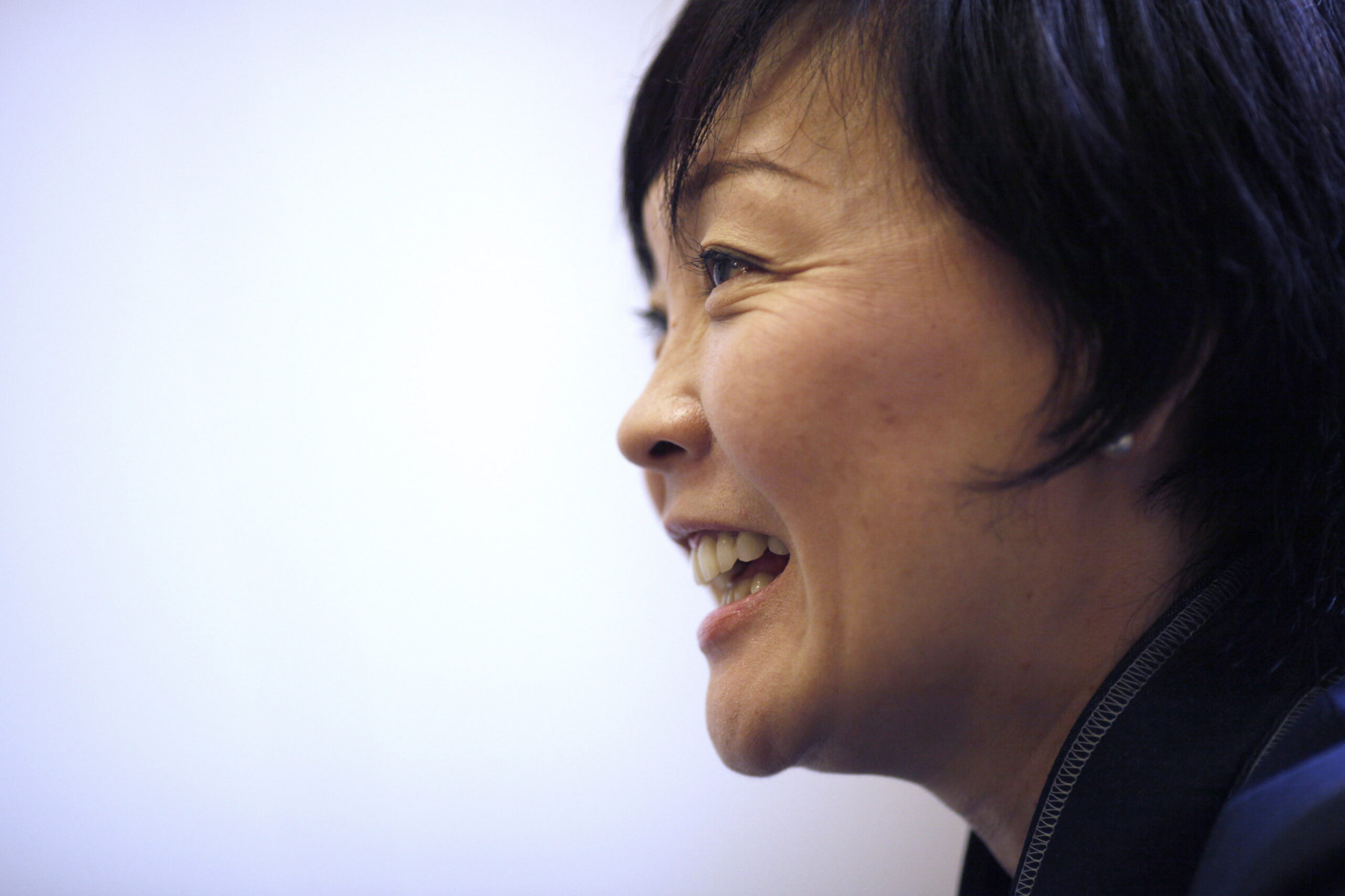 Japan’s first lady says husband helps with chores