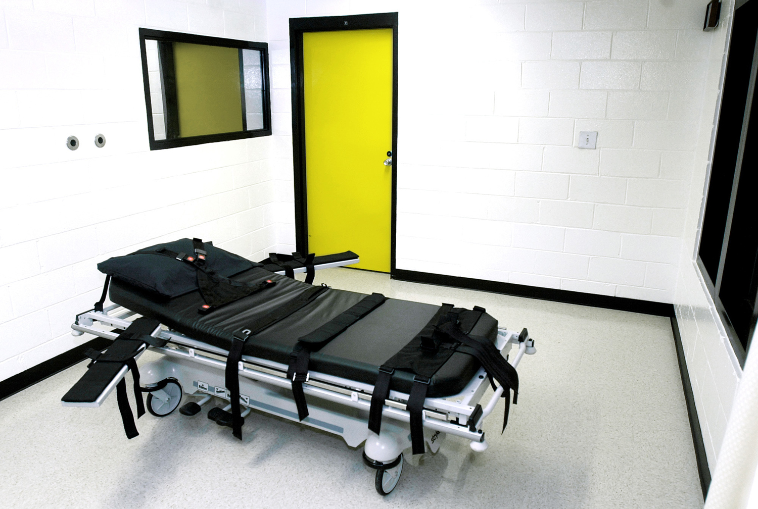 Report: US executions dropped to 25-year low in 2016