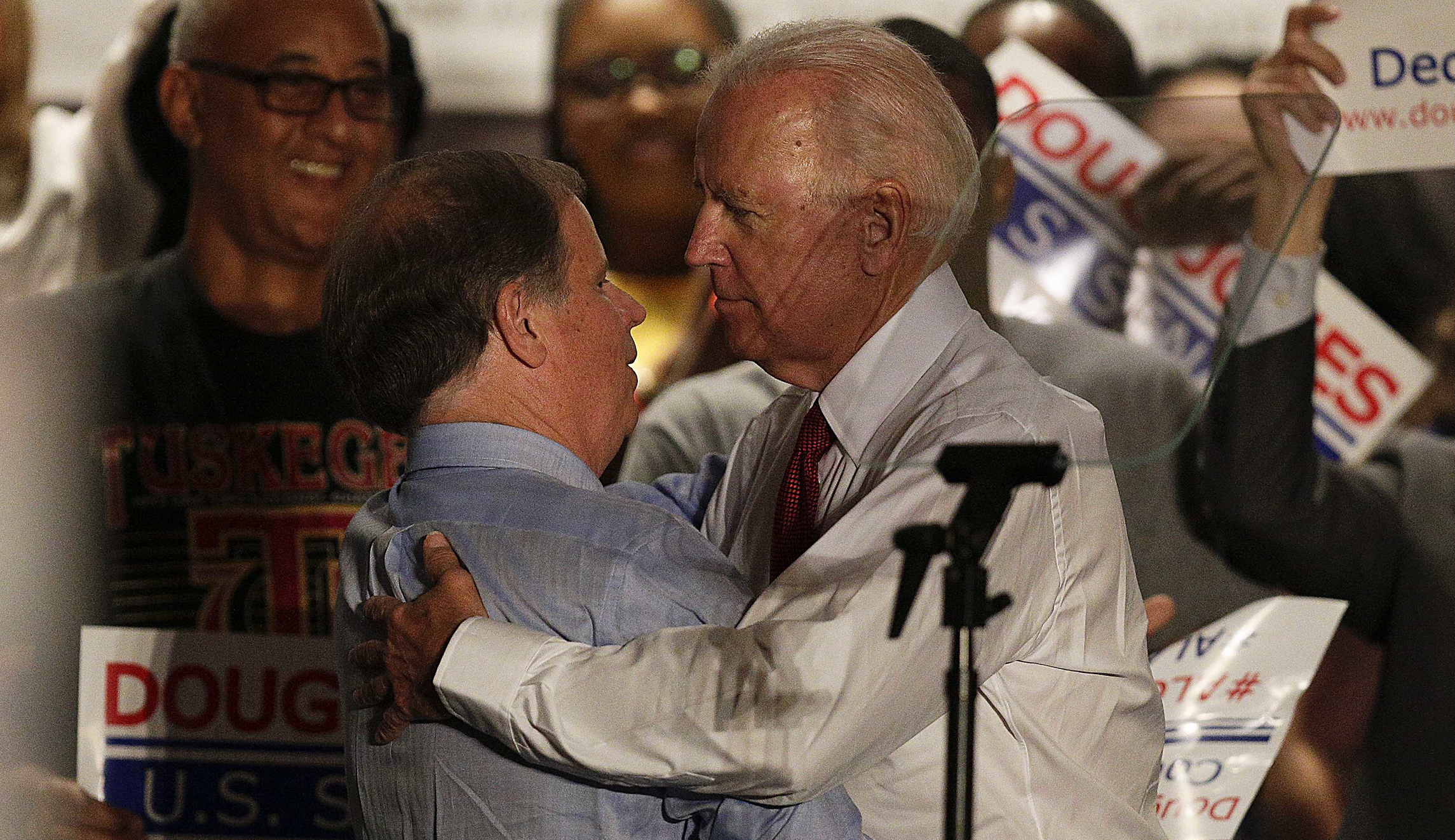 Doug Jones breaks tradition, asks Joe Biden to join him for Senate swearing-in ceremony